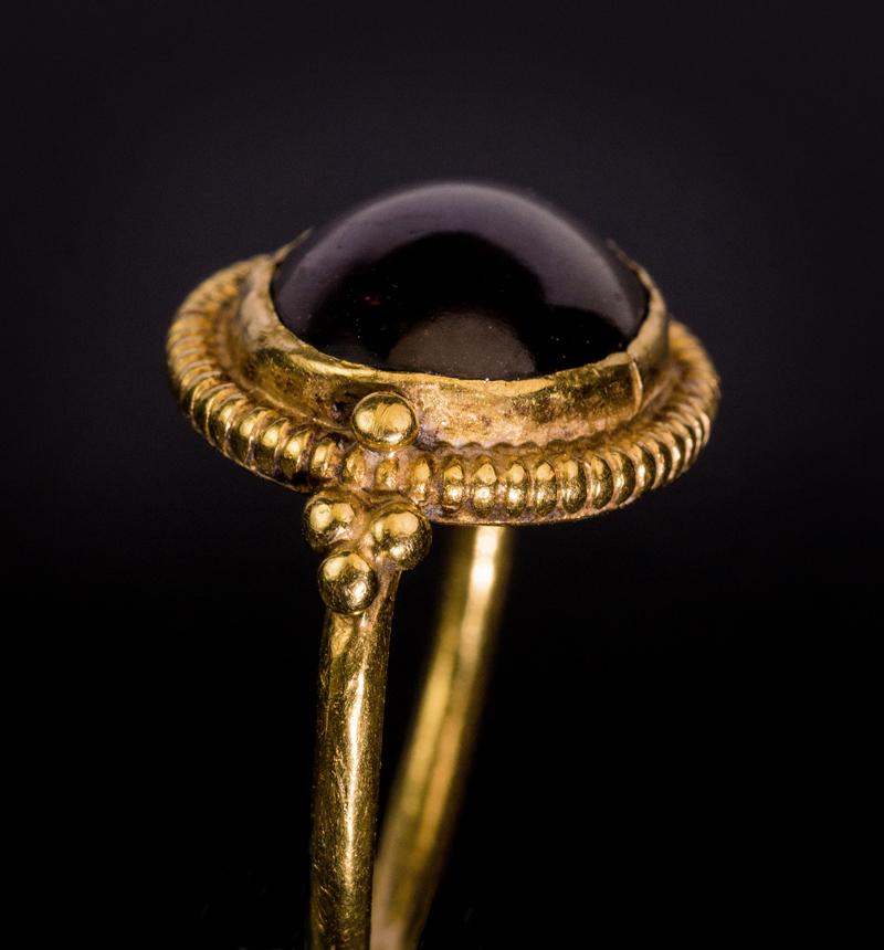 Women's or Men's Ancient Byzantine Cabochon Garnet High Karat Gold Ring