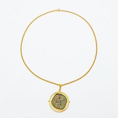Collier avec pendentif réversible en or 22k en forme de pièce de monnaie byzantine ancienne