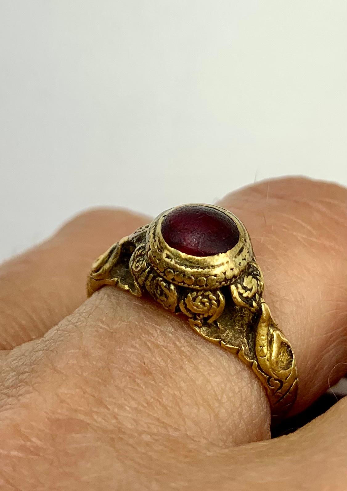 Ancient Byzantine High Carat Gold Cabochon Garnet Amulet Ring with Hidden Cross For Sale 5