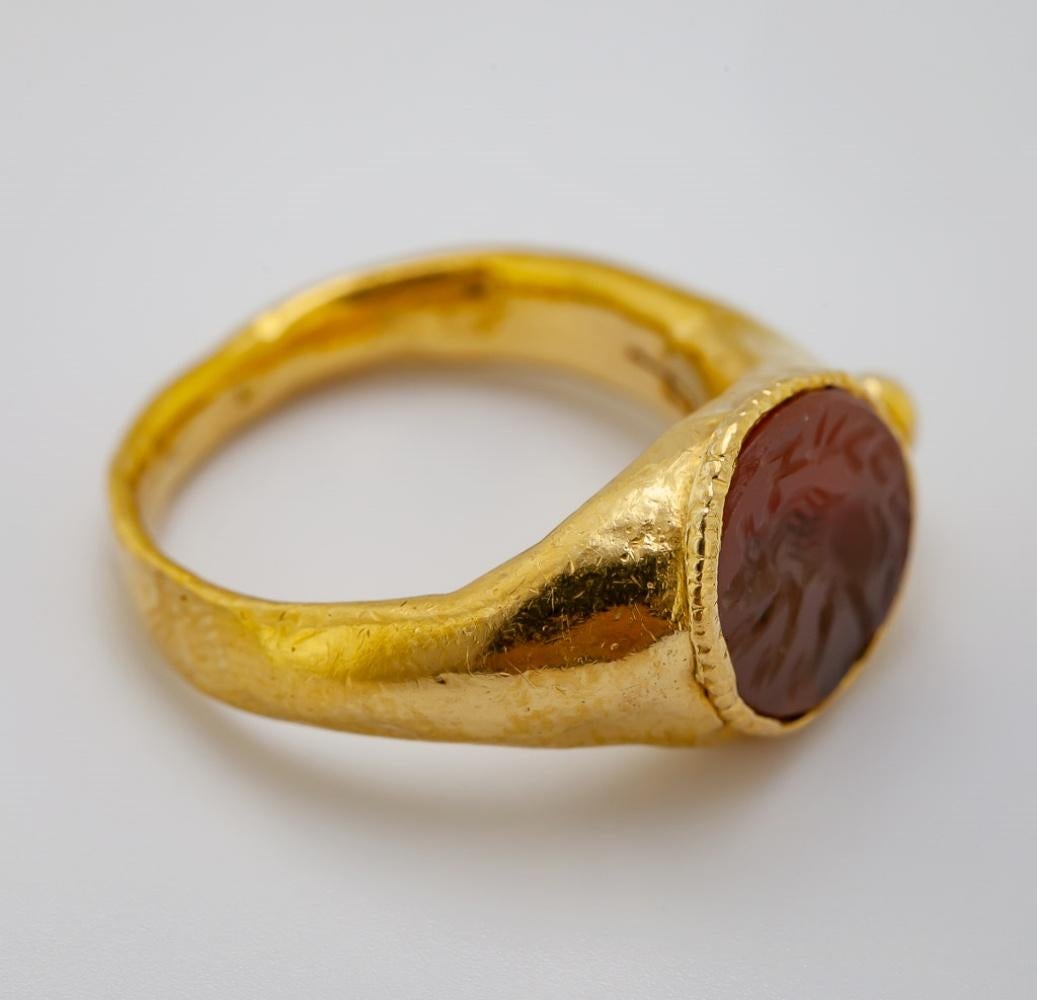Antiker Karneol-Intaglio-Ring aus Gelbgold (Kunsthandwerker*in) im Angebot