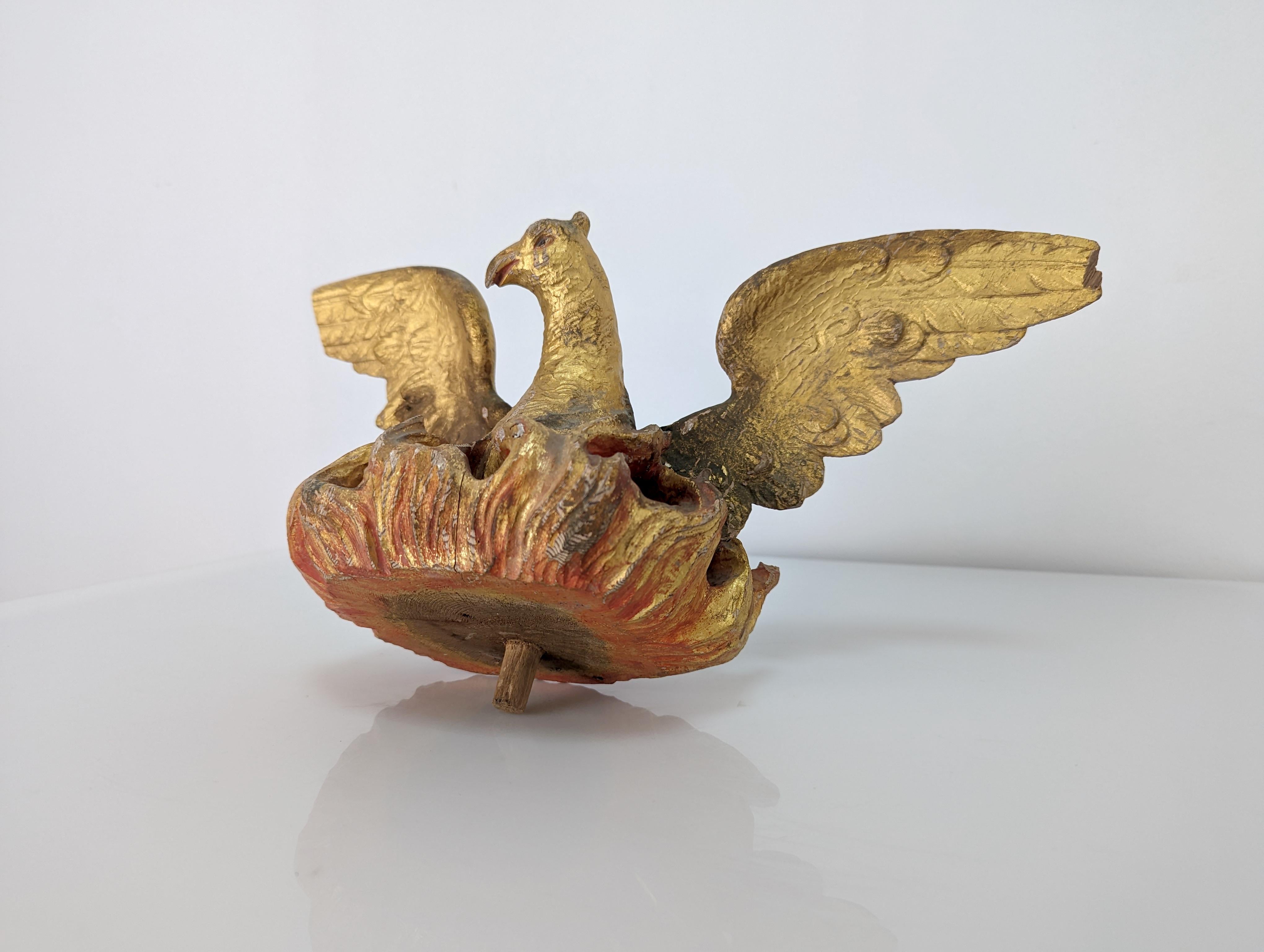 Beautiful carving of the Holy Spirit in wood with original polychromy, a piece of great beauty representing the white dove over the flames.