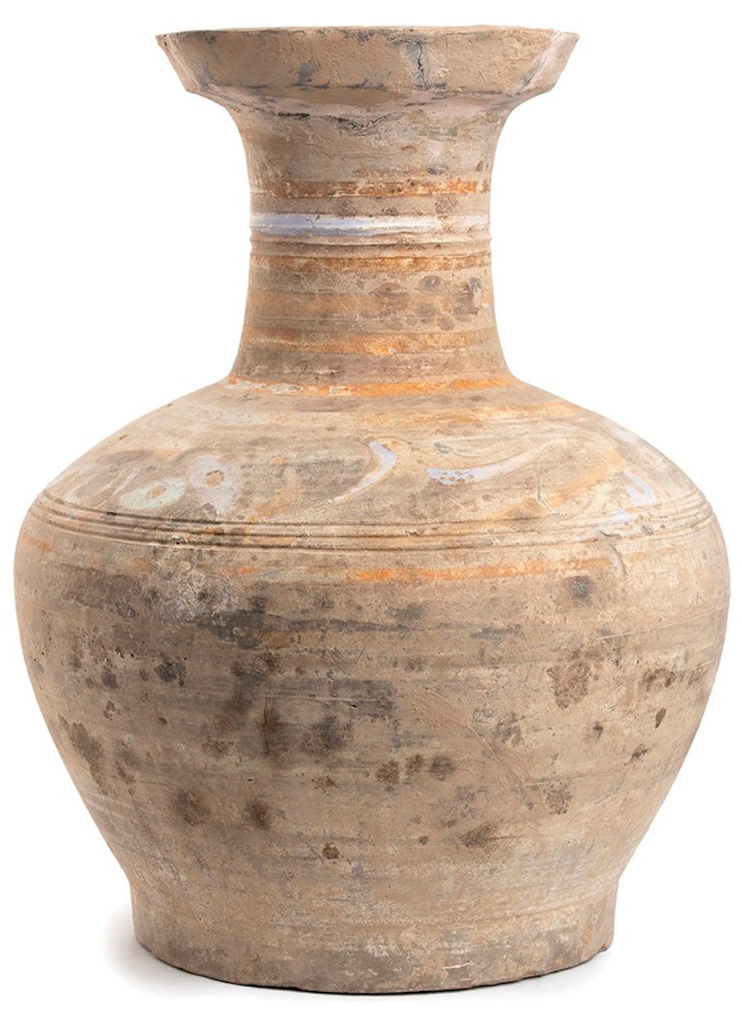 Ceramic vase – Han dynasty China is an original decorative object realized in China during the Han dynasty.

Painted ceramics.

Provenance: Italian Family Private Collection.

Good conditions. 

This object has been realized in China during