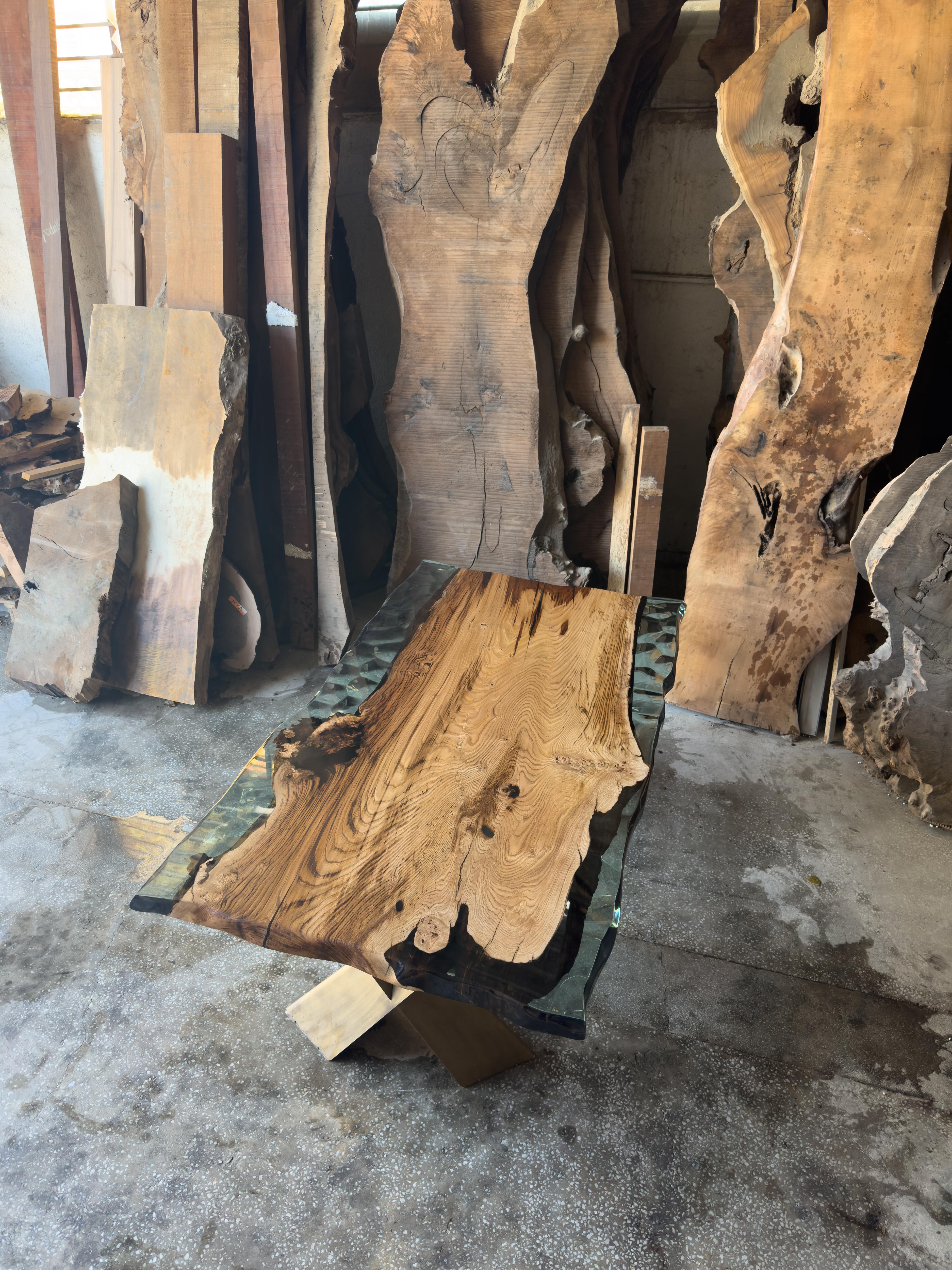 Ancient Chesnut Epoxy Resin Wooden Live Edge River Dining Table In New Condition For Sale In İnegöl, TR