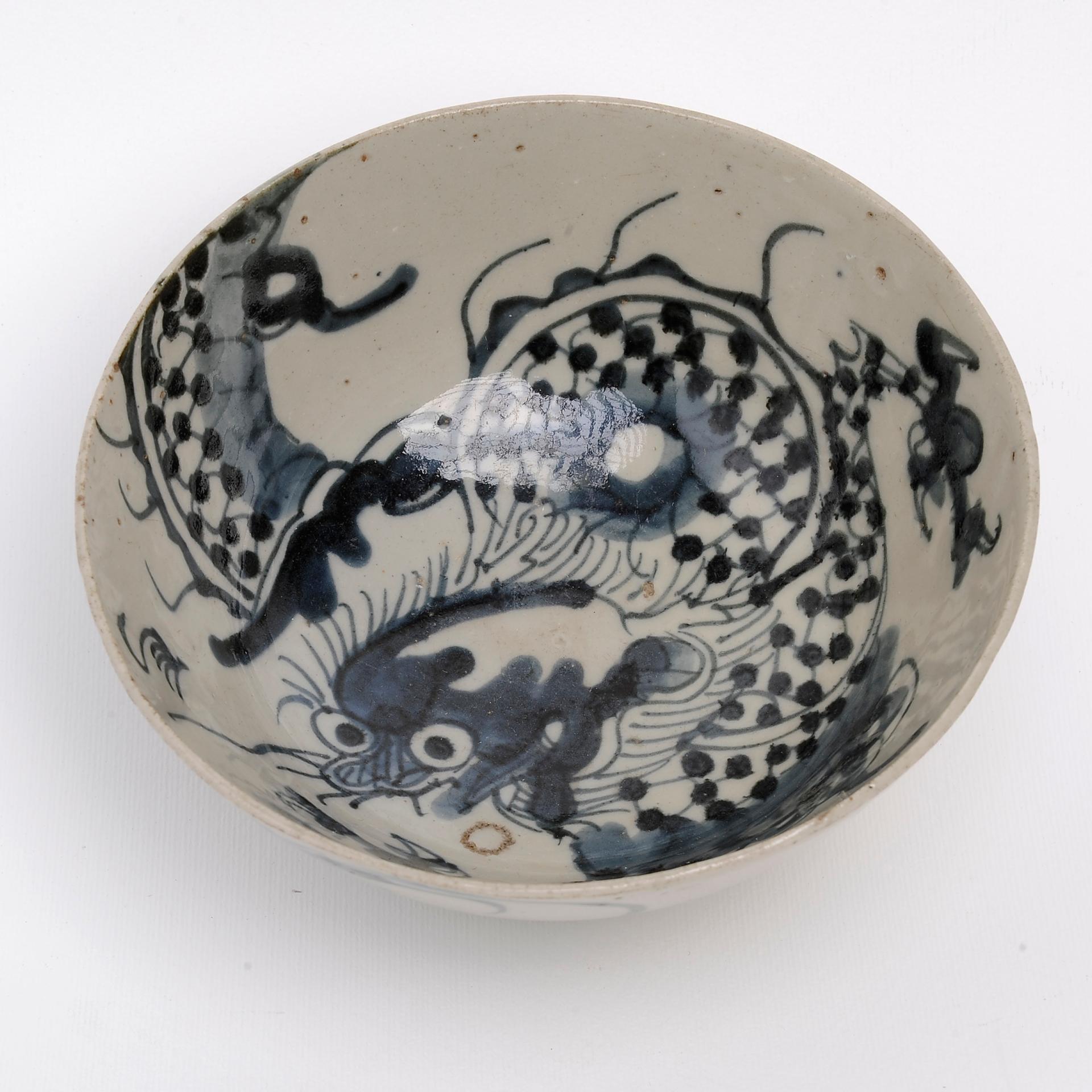 Hand-Painted Ancient Japanese Bowl with Dragon For Sale