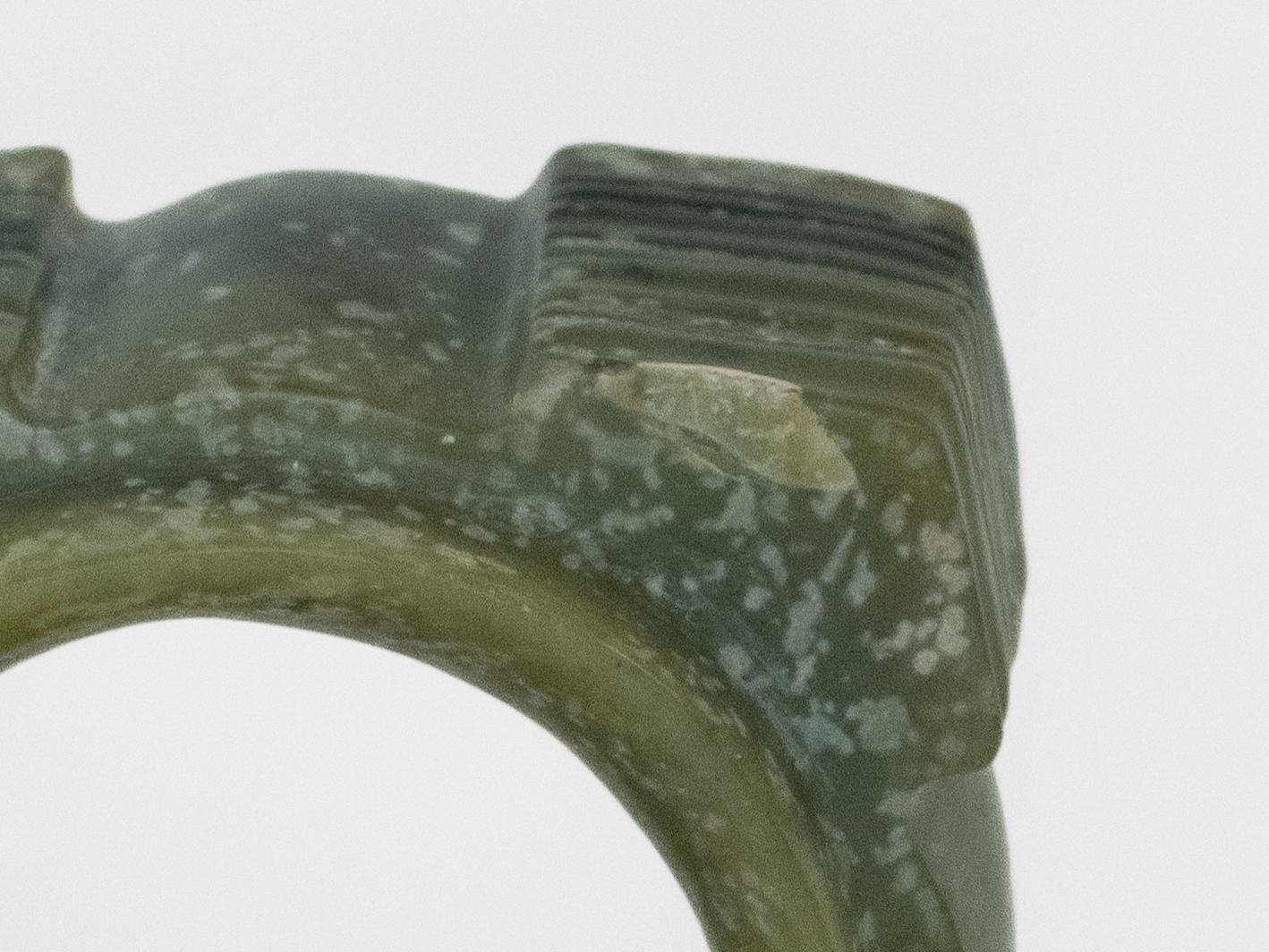Ancient Chinese Neolithic Cong (Nephrite Jade) Carved Ritual Tube Early Style en vente 2