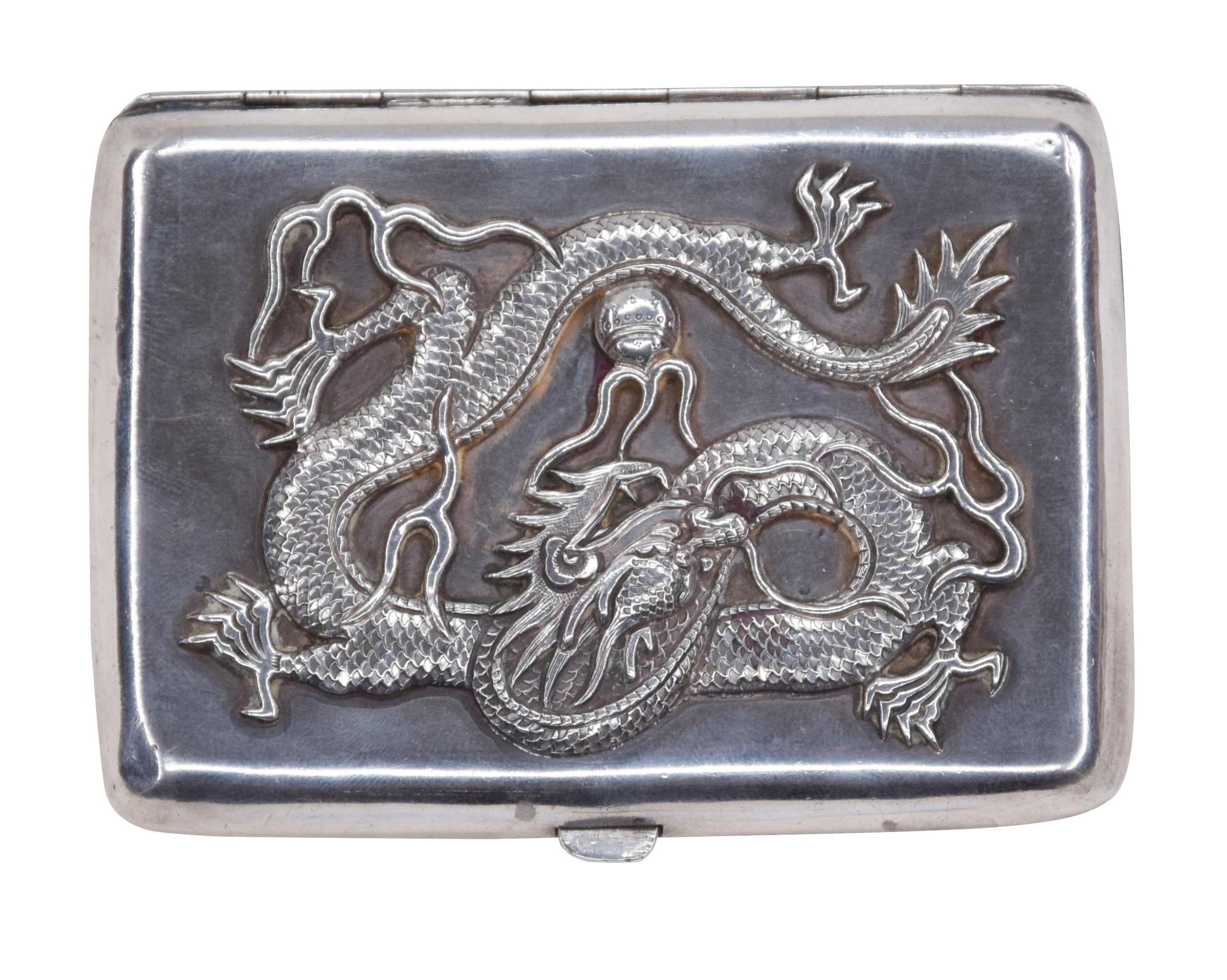 Ancient Chinese Silver Good Luck Box, Early 20th Century In Good Condition In Roma, IT