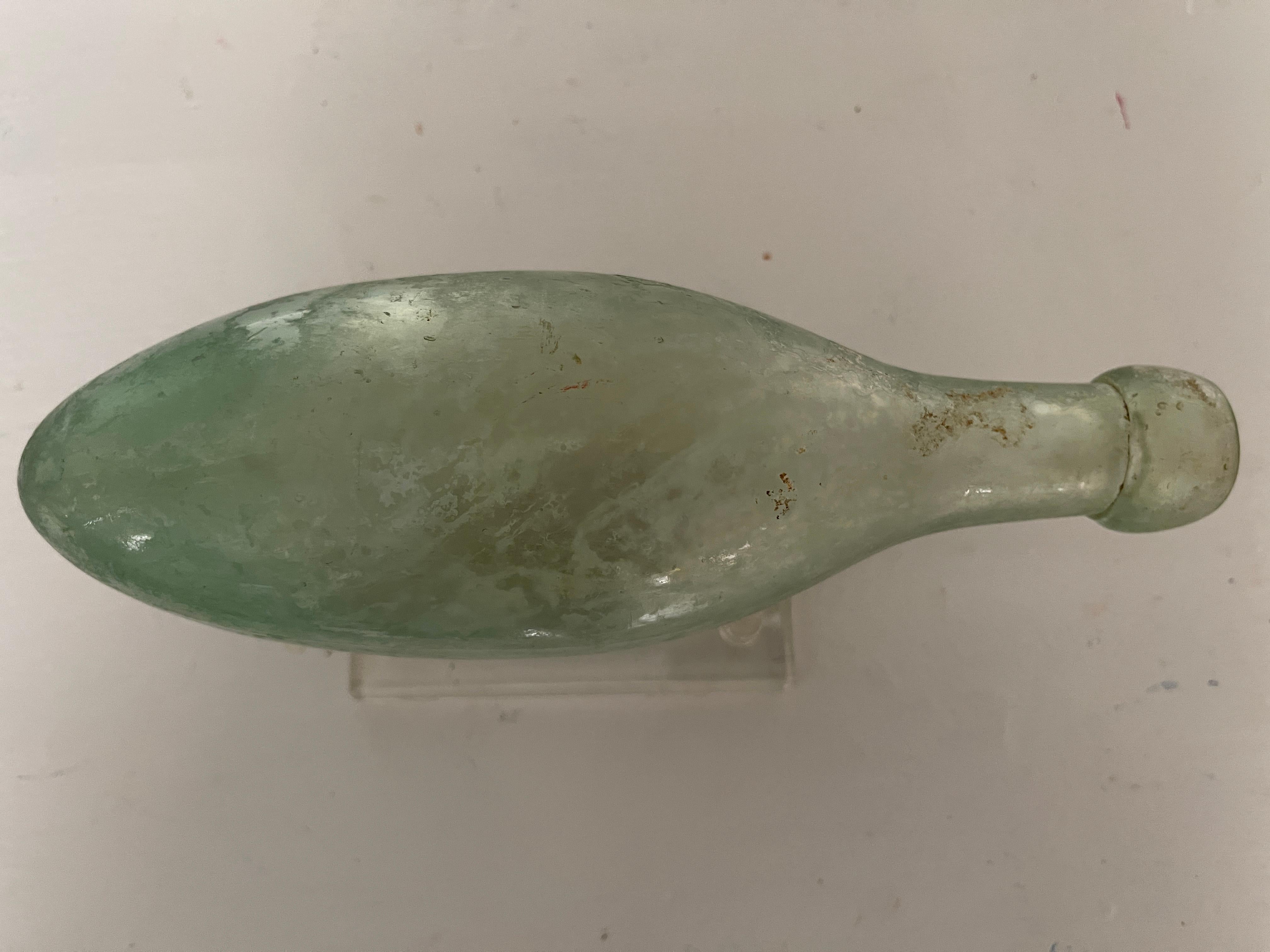 Ancient Classical Style Antique Iridescent Glass Bottle In Good Condition For Sale In New York, NY