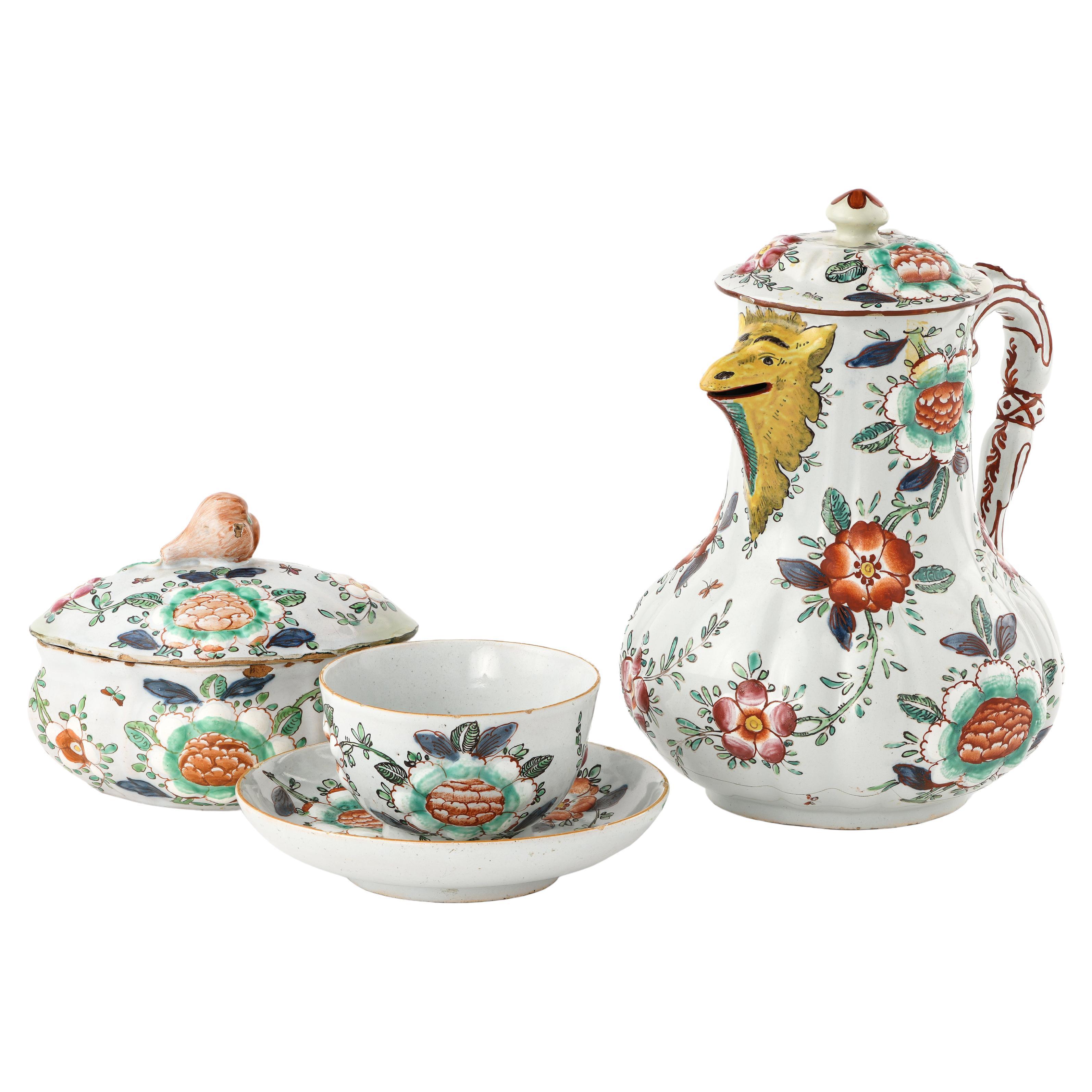 Antikes Maiolica-Couchtisch-Set Barbotine-Dekoration Mailand, 1770- 1780