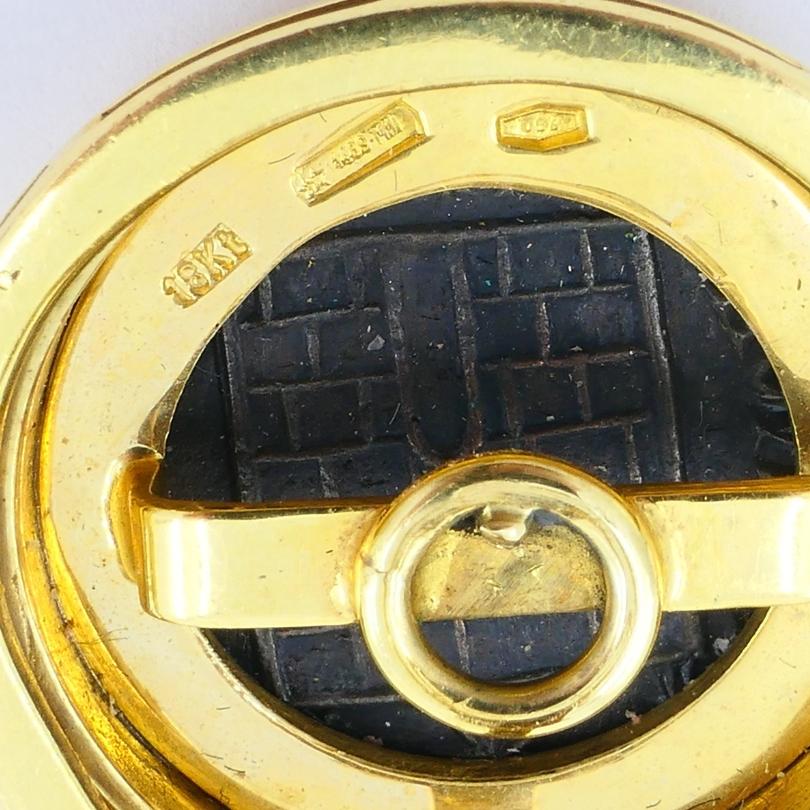 Orecchini in oro 18k con monete antiche e rubino in vendita 5