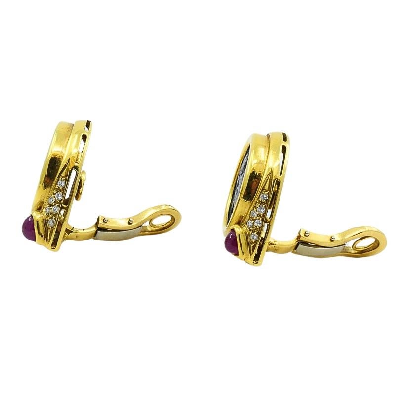 Orecchini in oro 18k con monete antiche e rubino in vendita 3