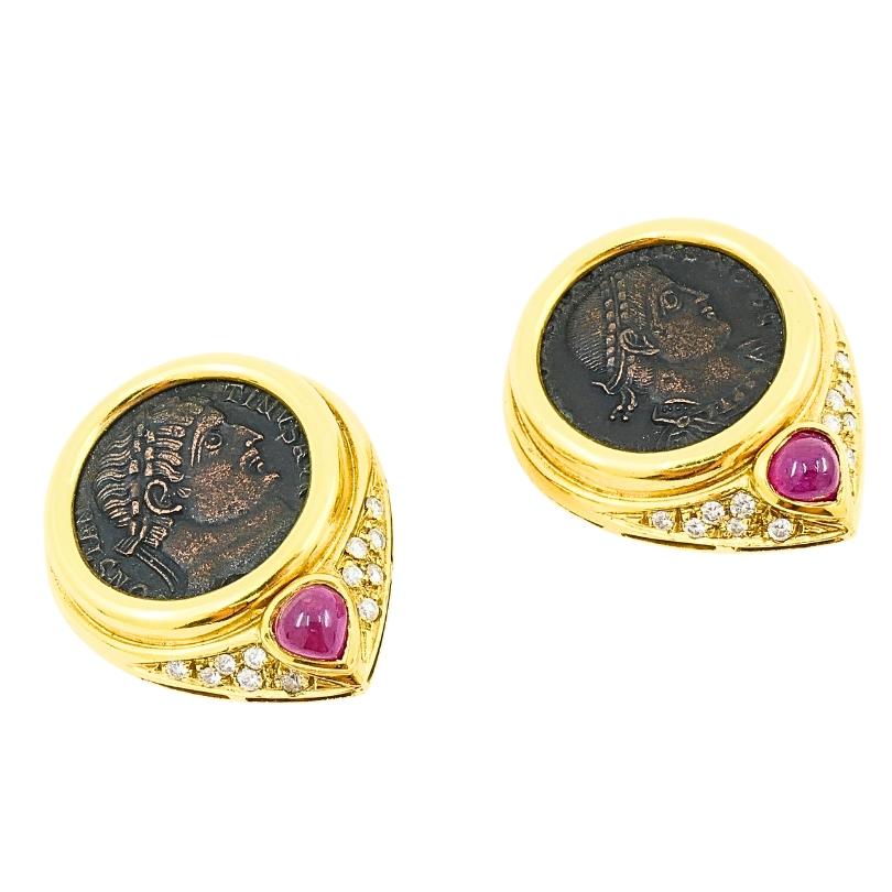 Orecchini in oro 18k con monete antiche e rubino in vendita 4