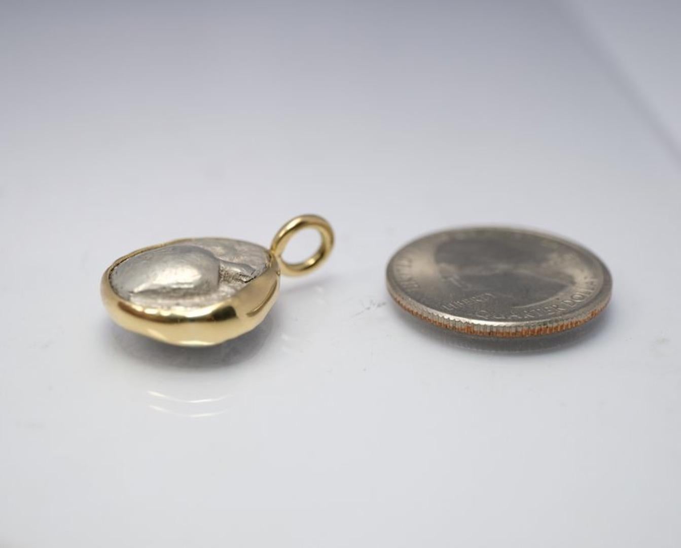 Ancient Coin Pendant. Authentic Islands off Attica, Aegina set in 18k Gold In New Condition In Chicago, IL