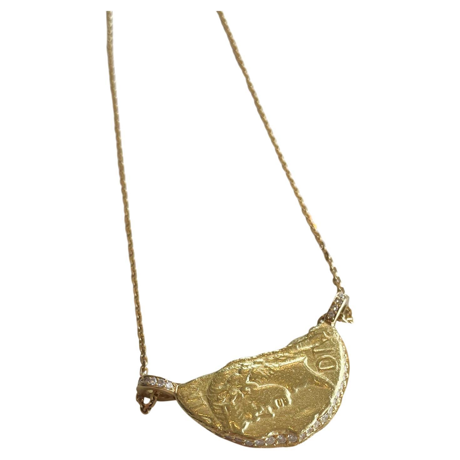 Pendentif de demi-coque Cléopâtre romain de l'époque antique en or jaune 22 carats et diamants Neuf à Brisbane, AU