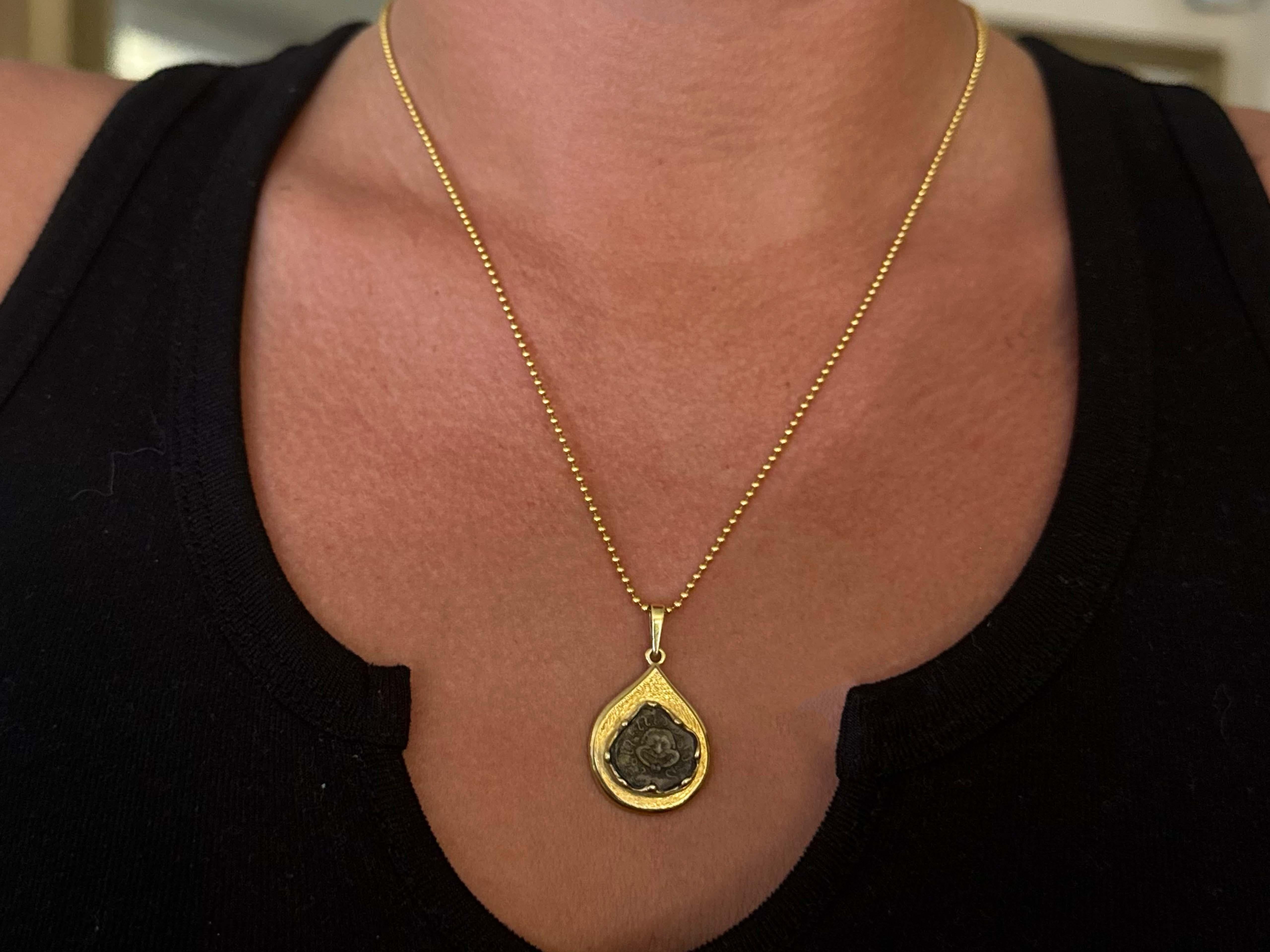 Item Specifications:

Necklace Metal: 14k Yellow Gold

Total Weight: 12.0 Grams

Chain Length: 20