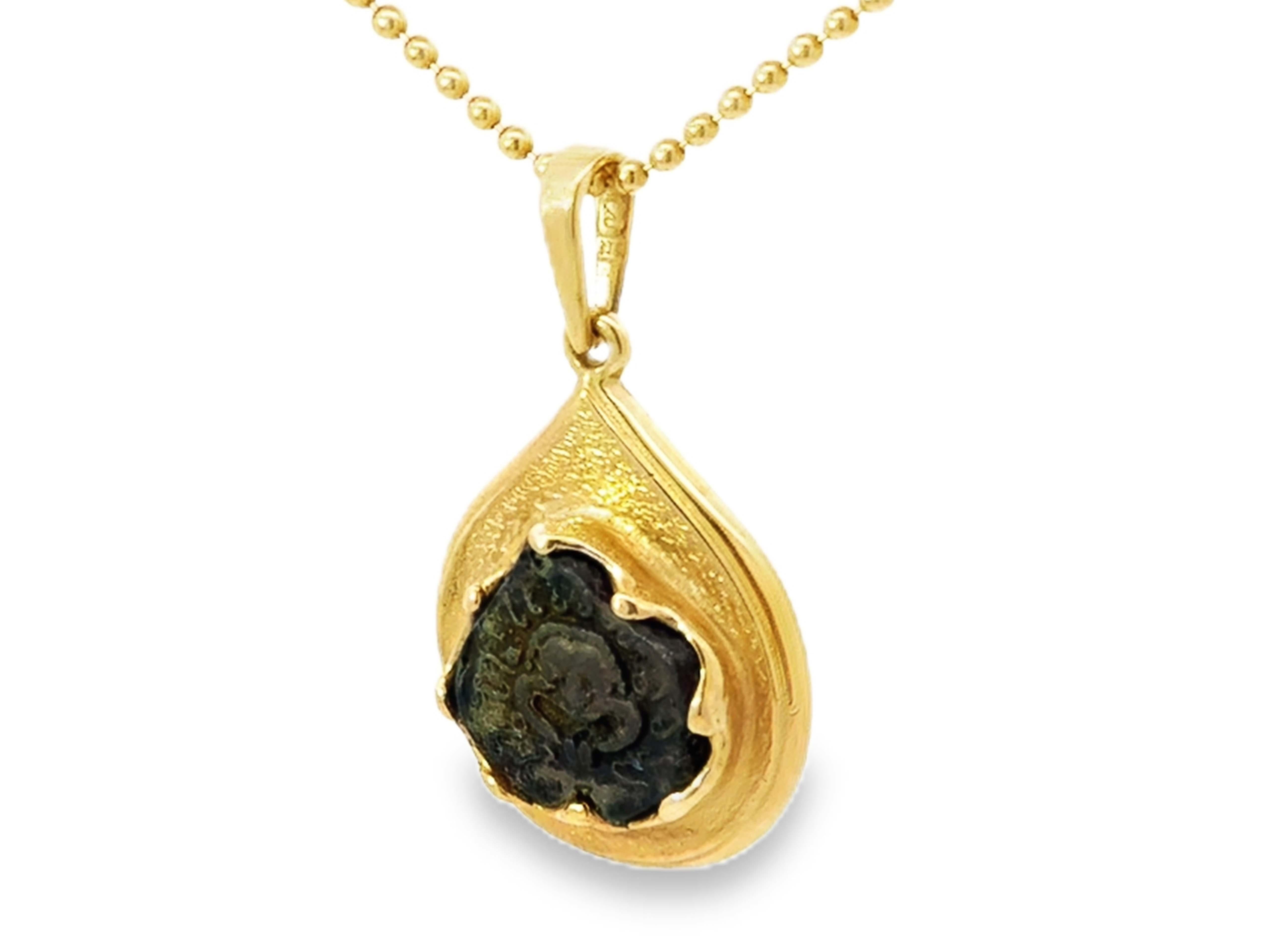 Ancient Coin Pendant Necklace 14k Yellow Gold In Excellent Condition For Sale In Honolulu, HI