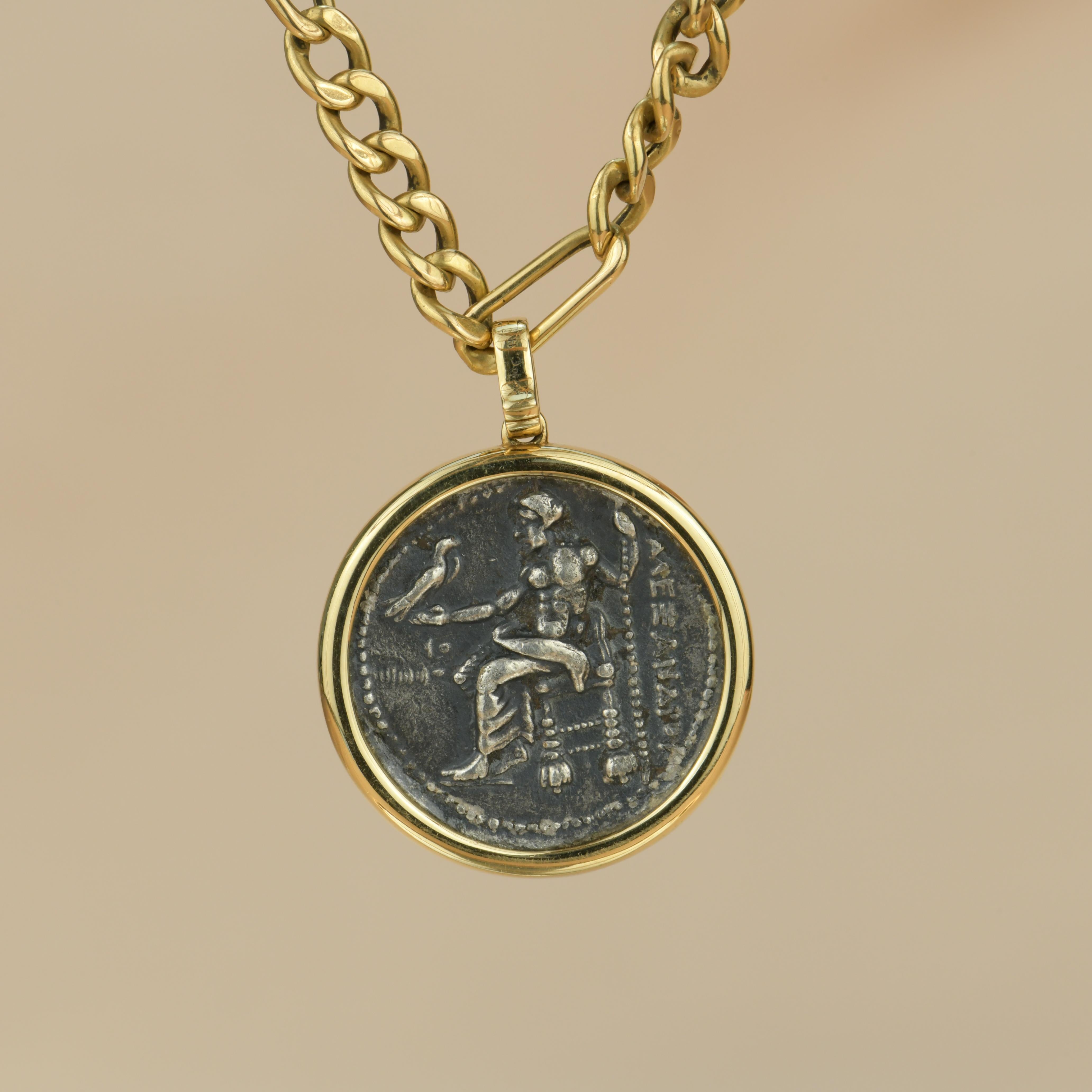 Antike Münze-Halskette mit Anhänger aus 18 Karat Gelbgold im Zustand „Hervorragend“ im Angebot in Banbury, GB