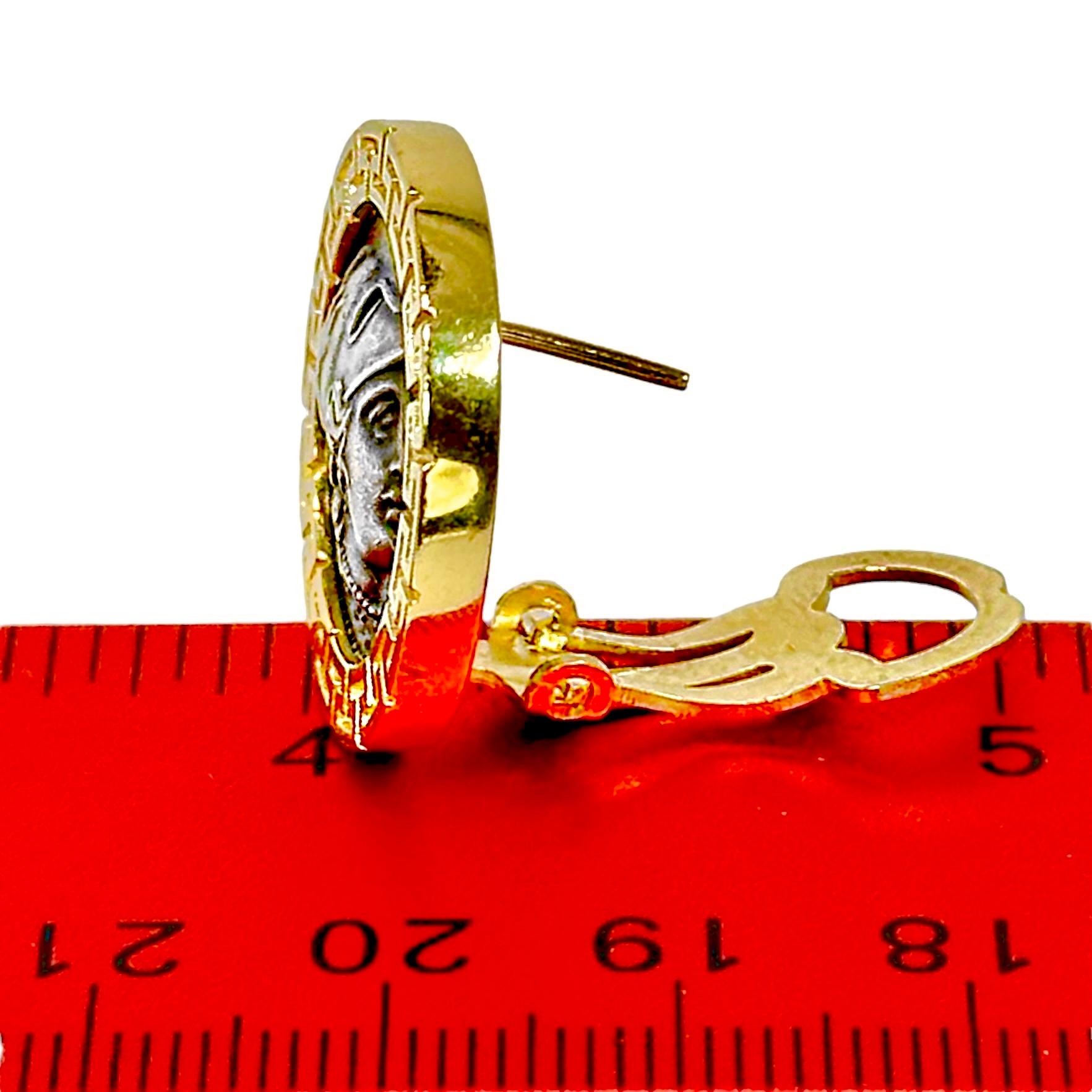 Boucles d'oreilles en hommage aux pièces de monnaie antiques avec cadre de clé grecque en or jaune 14K Unisexe en vente