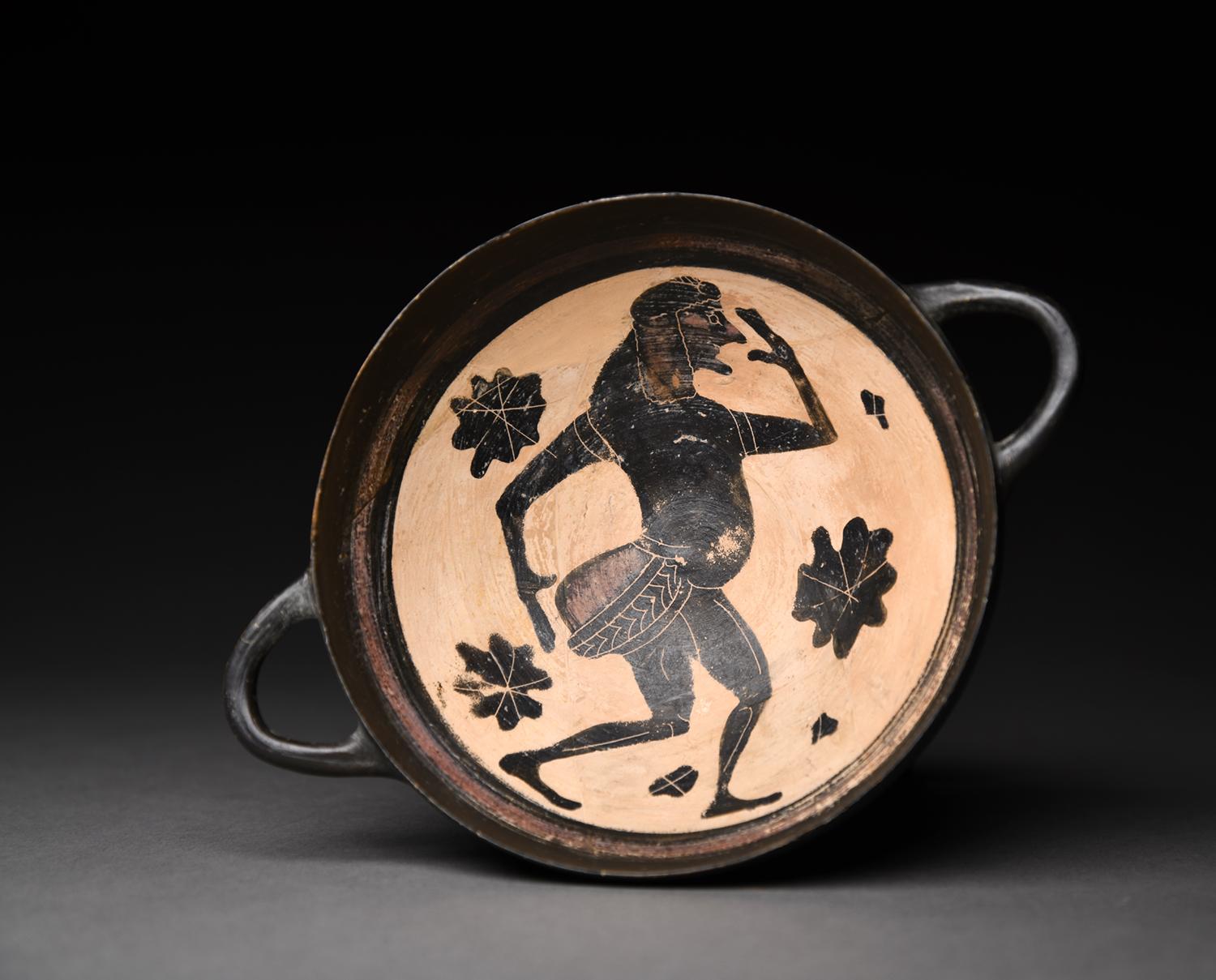 Ancient Corinthian Black-Figured Stemless Cup Excellent état - En vente à Los Angeles, CA