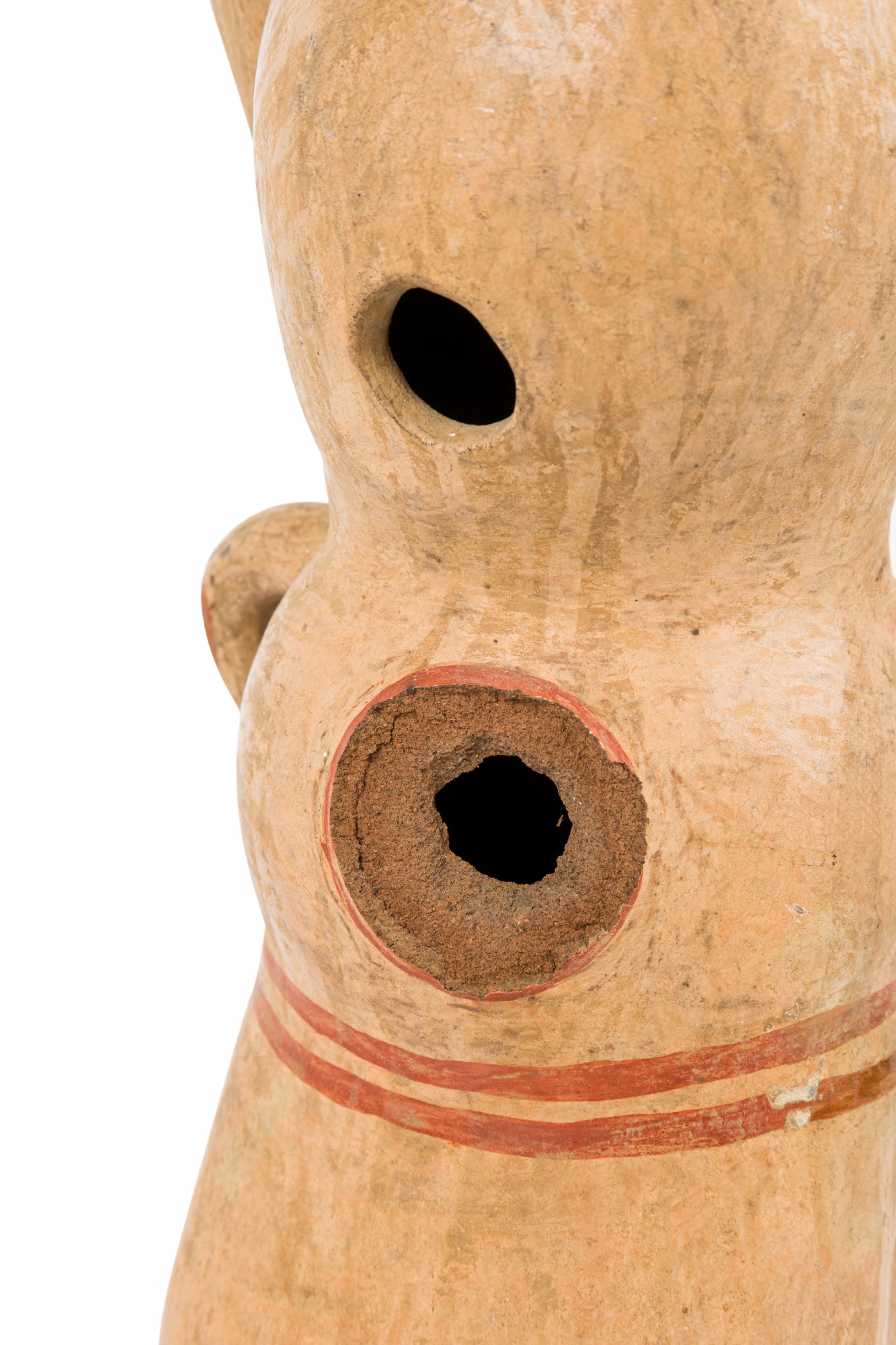 Antico vaso in terracotta policroma in stile Guanacaste / Nicoya della Costa Rica, con scultura figurata in vendita 2
