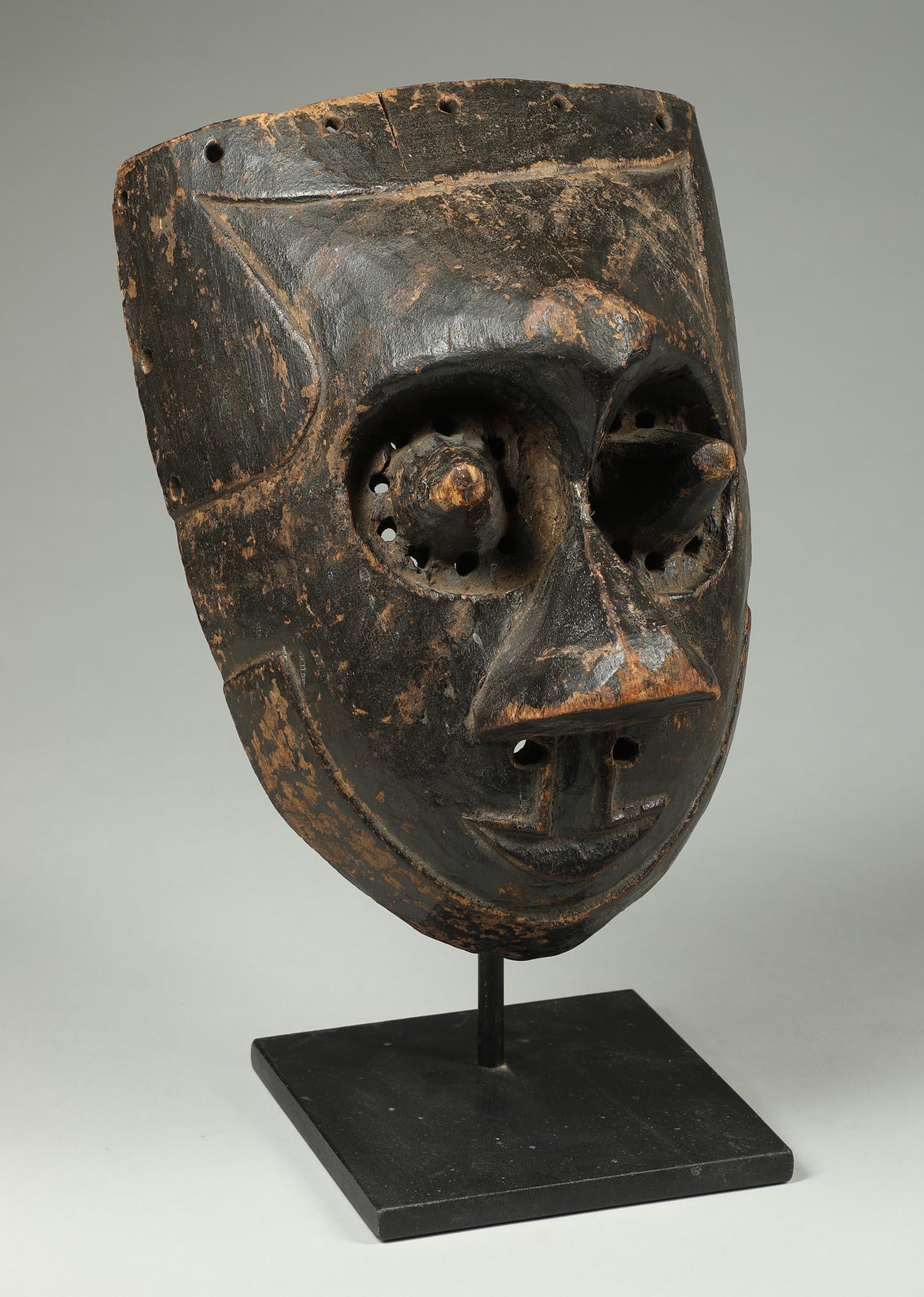 Congolese Antica maschera cubista danzata Kuba Patina nera Occhi a cono Congo Africa in vendita