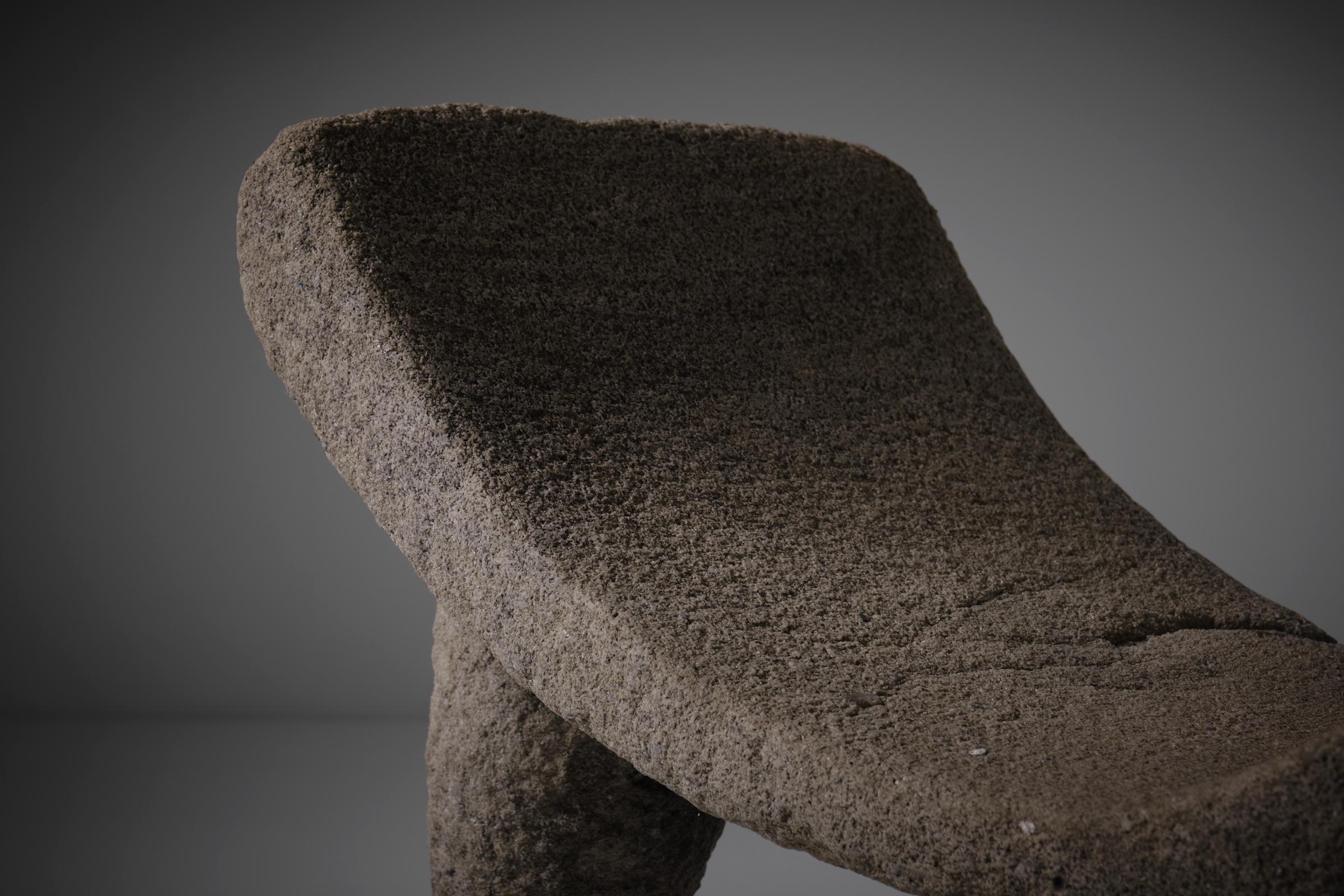 Ancient Curved Granite Stool In Good Condition In Rotterdam, ZH