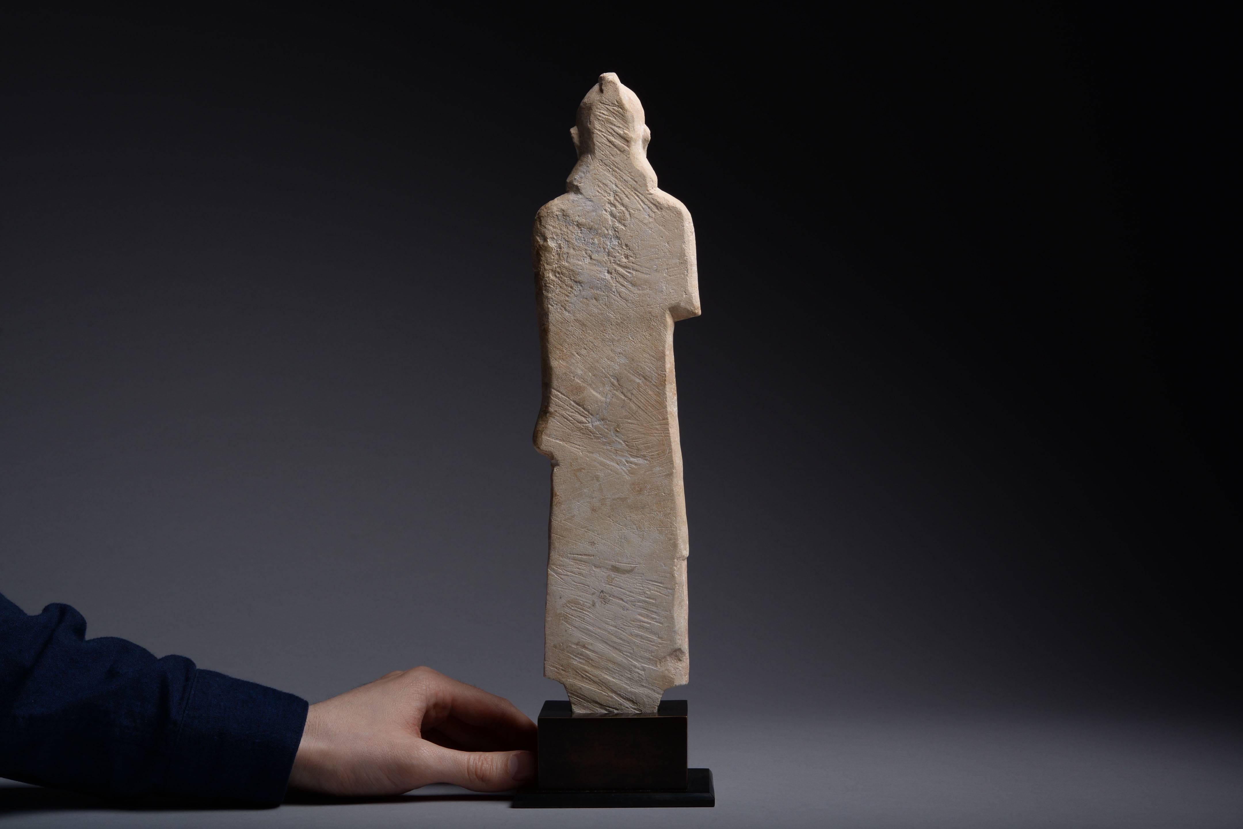 Ancient Cypriot Limestone Male Worshipper Statue, 600 BC In Excellent Condition In London, GB