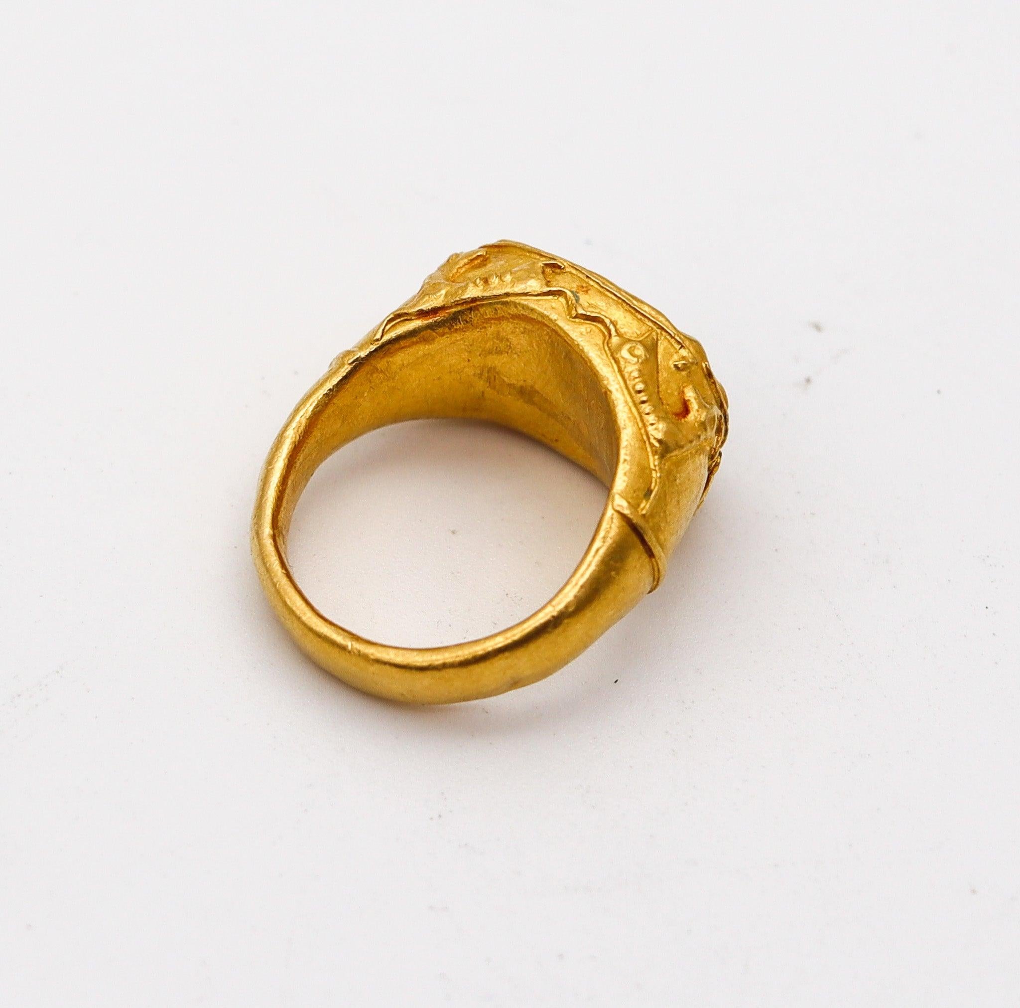 ANCIENT EGYPT-PERSIA 300 BC Intaglio Seal Ring In 23Kt Gold & Falcon In Faience 1