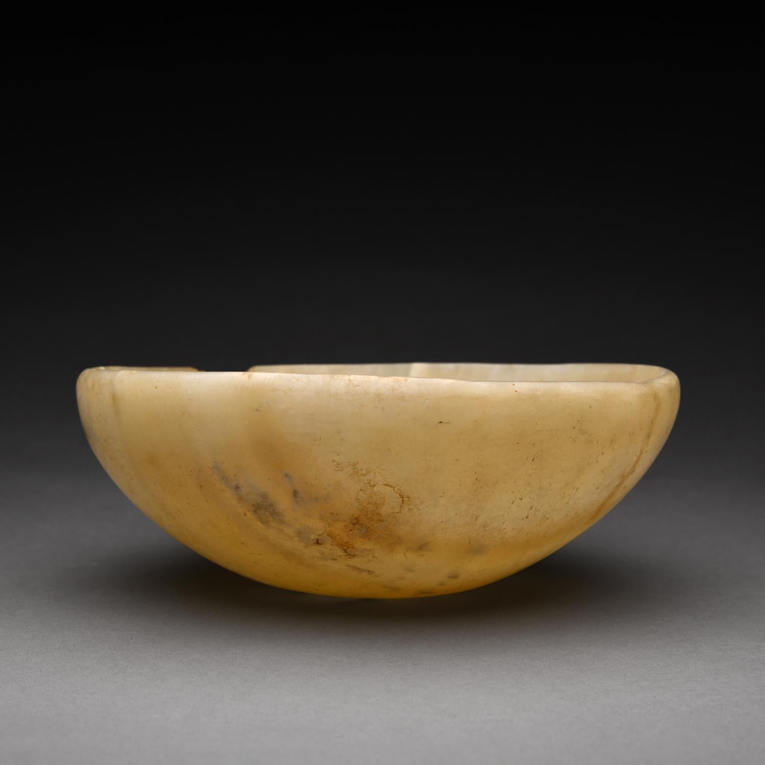 Ancient Egyptian Alabaster Bowl In Excellent Condition For Sale In Los Angeles, CA