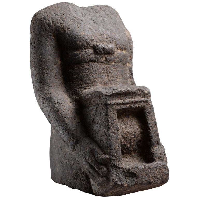 Ancient Egyptian Basalt Temple Bearer Naophorous Statue, 664 BC For