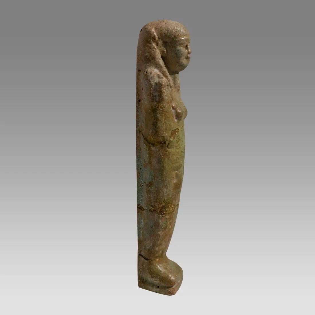 Egizio Figura di Ushabti in faience dell'Antico Egitto, 700-30 a.C. circa. in vendita