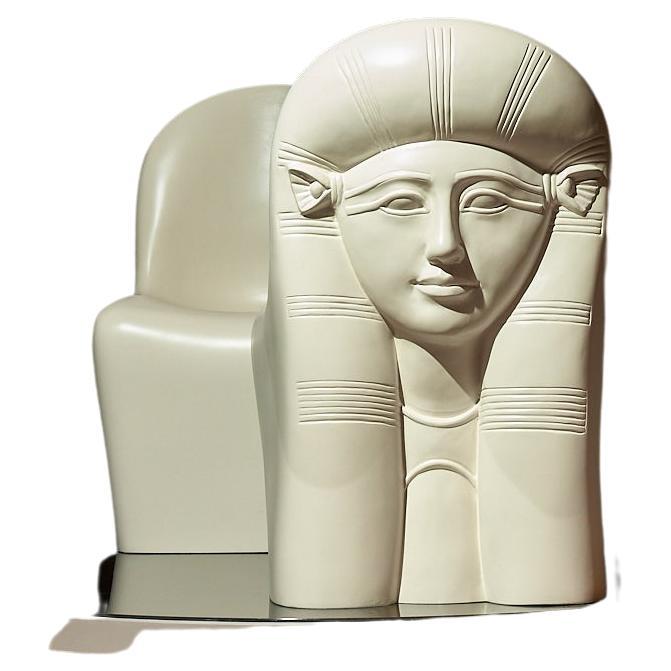Chaise sculptée de déesse égyptienne antique Hathur