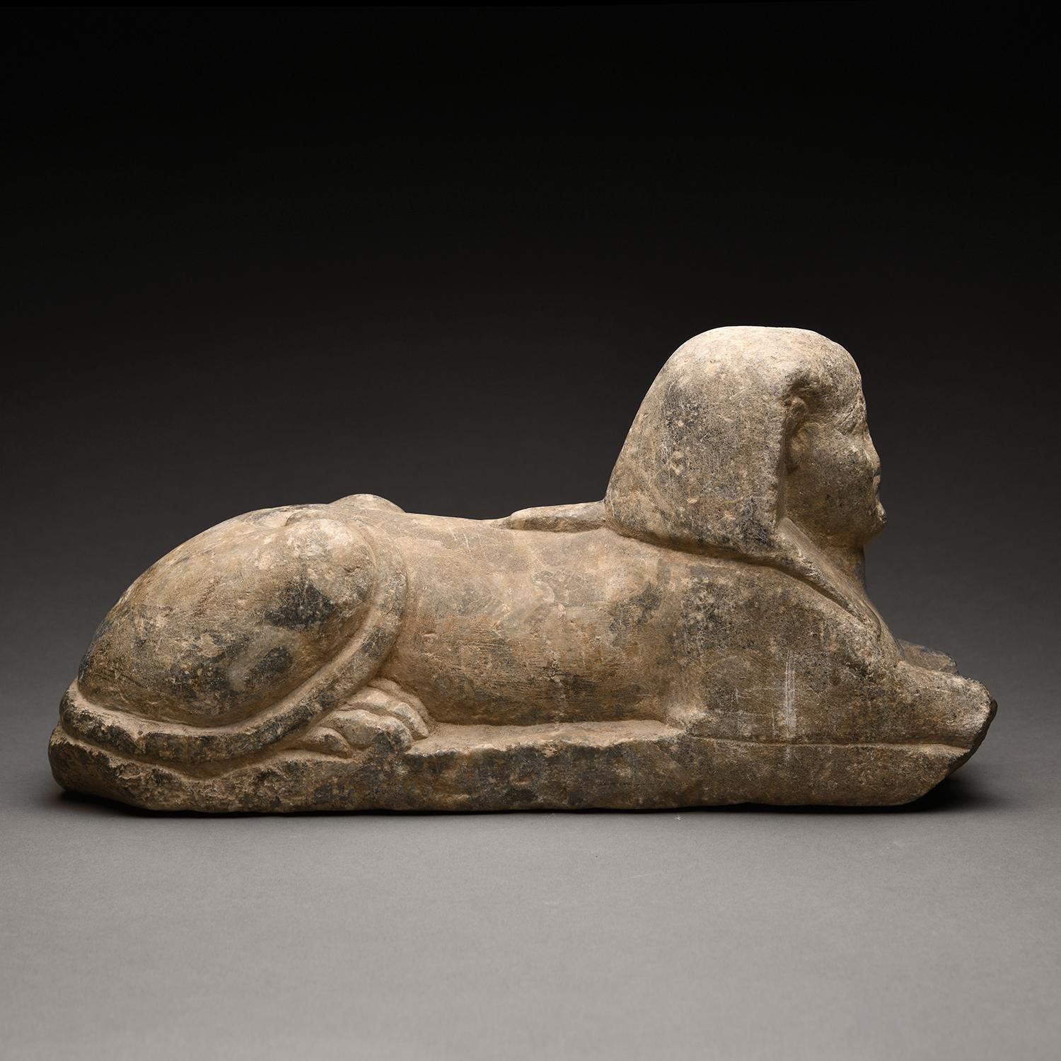 Intagliato Ancient Egyptian Grey Marble Sphinx in vendita