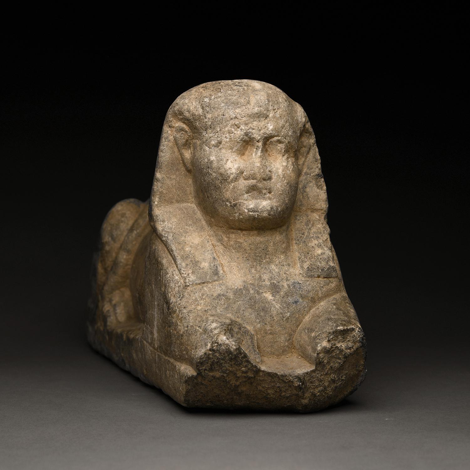 Fino al XVIII secolo Ancient Egyptian Grey Marble Sphinx in vendita