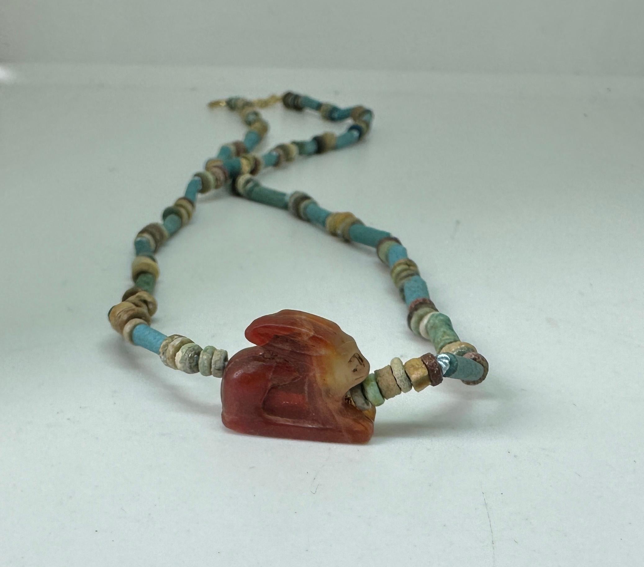 Collier Amulette Lapin Lièvre Ancienne Egypte 14K Or Faïence Bleue 600-300 BC en vente 5