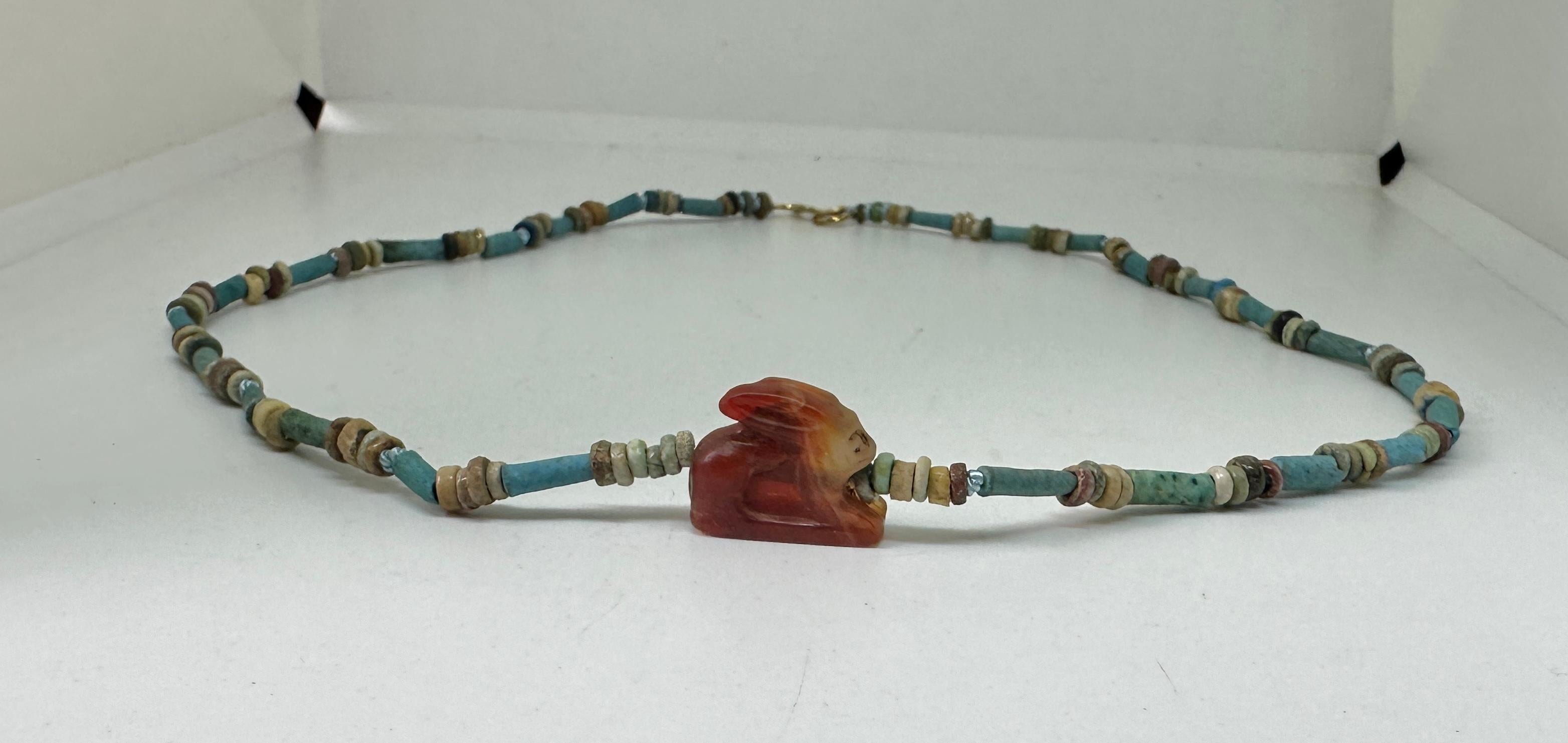 Collier Amulette Lapin Lièvre Ancienne Egypte 14K Or Faïence Bleue 600-300 BC en vente 6