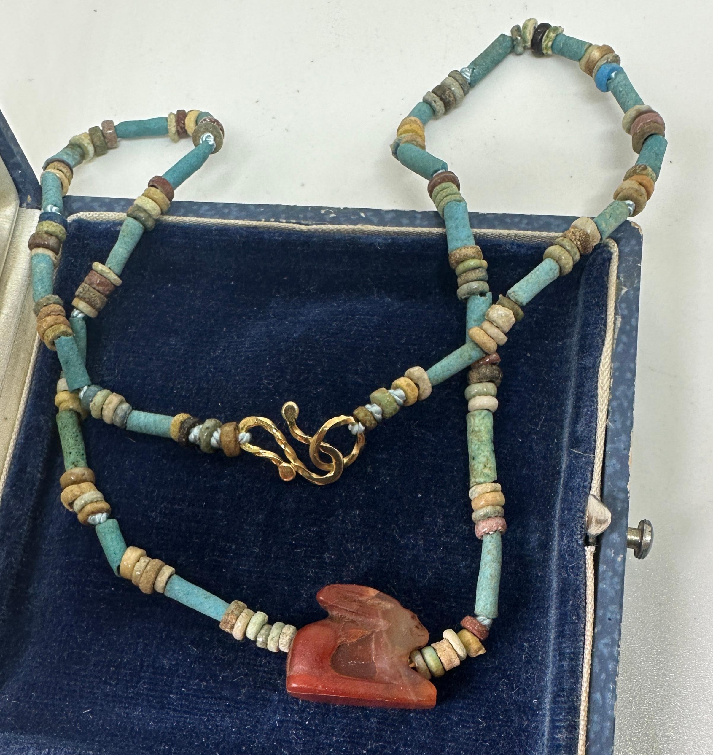 Collier Amulette Lapin Lièvre Ancienne Egypte 14K Or Faïence Bleue 600-300 BC en vente 2