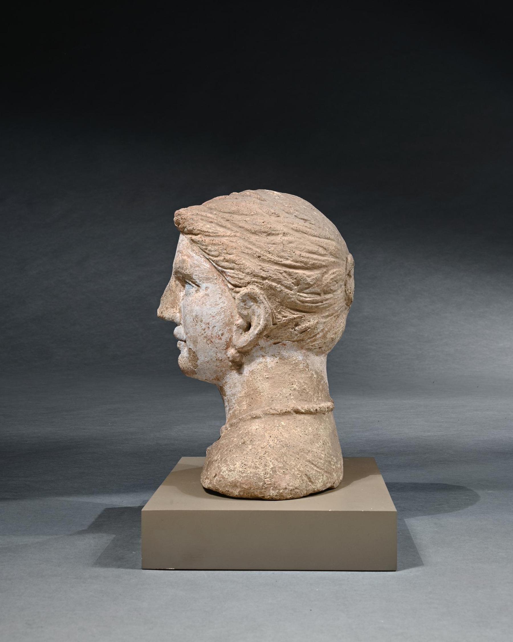 Ancient Etruscan Votive Female Bust 4th Century Bc In Good Condition In Benington, Herts