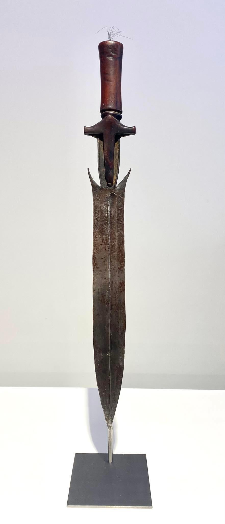 Antigua Espada Fang Ntsakh Ou Fa Pueblo Fang Gabón Arte Africano Congo Siglo XIX Hierro en venta