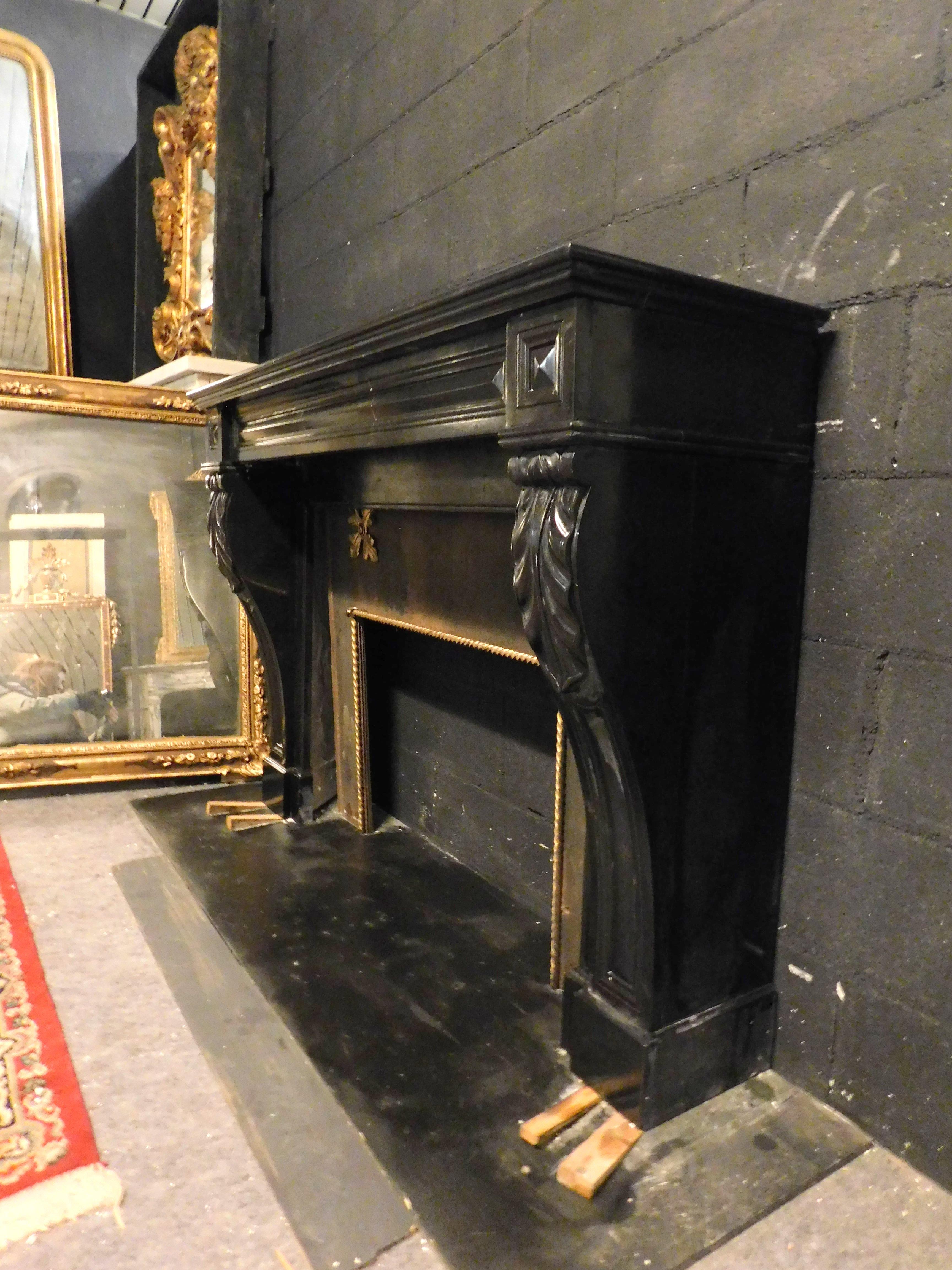 Ancient Fireplace in Carved Black Marble, from the 19th Century, Italy For Sale 2