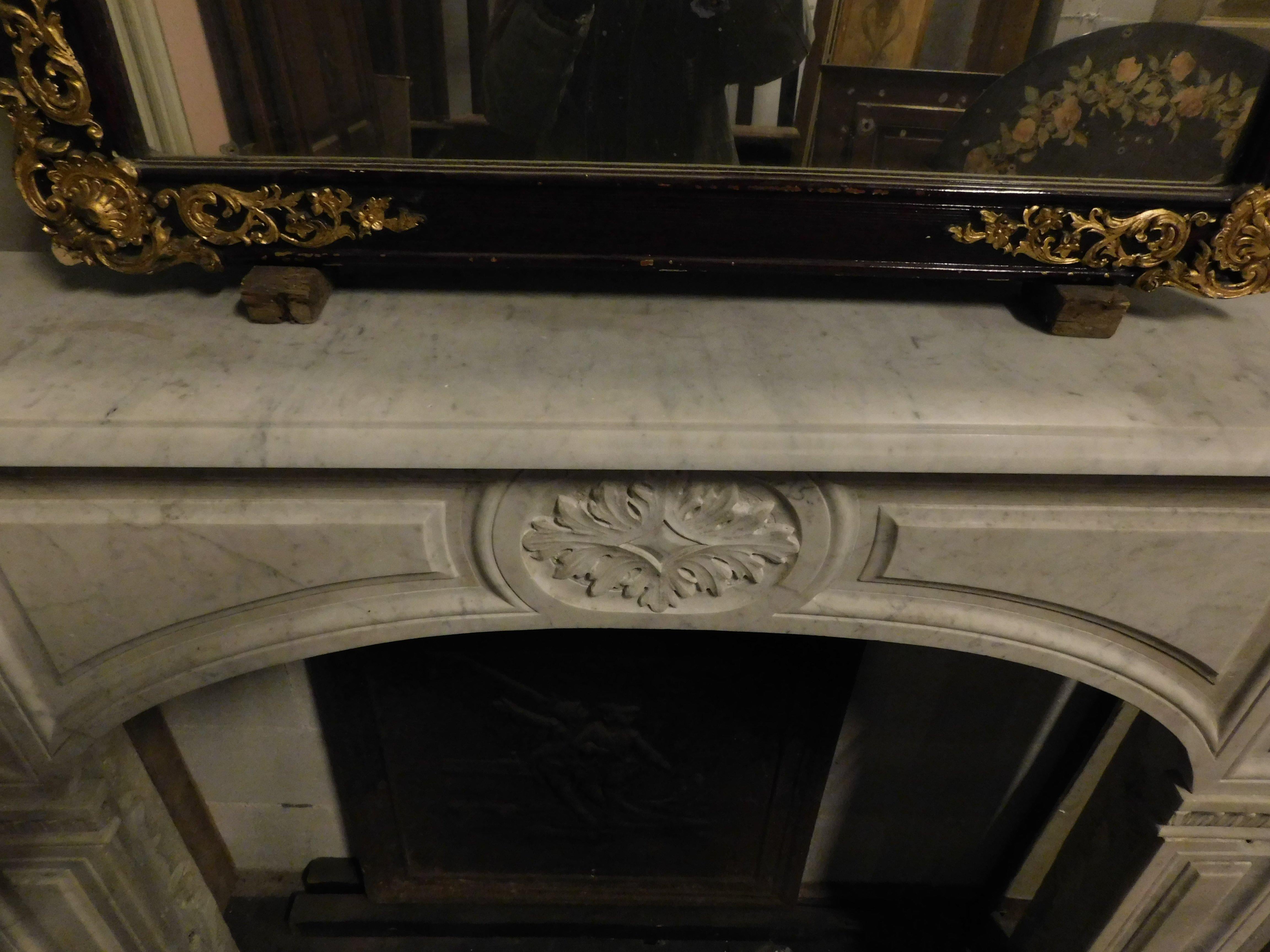 Ancient Fireplace in White Marble, Carved. Turin, 1800s For Sale 4