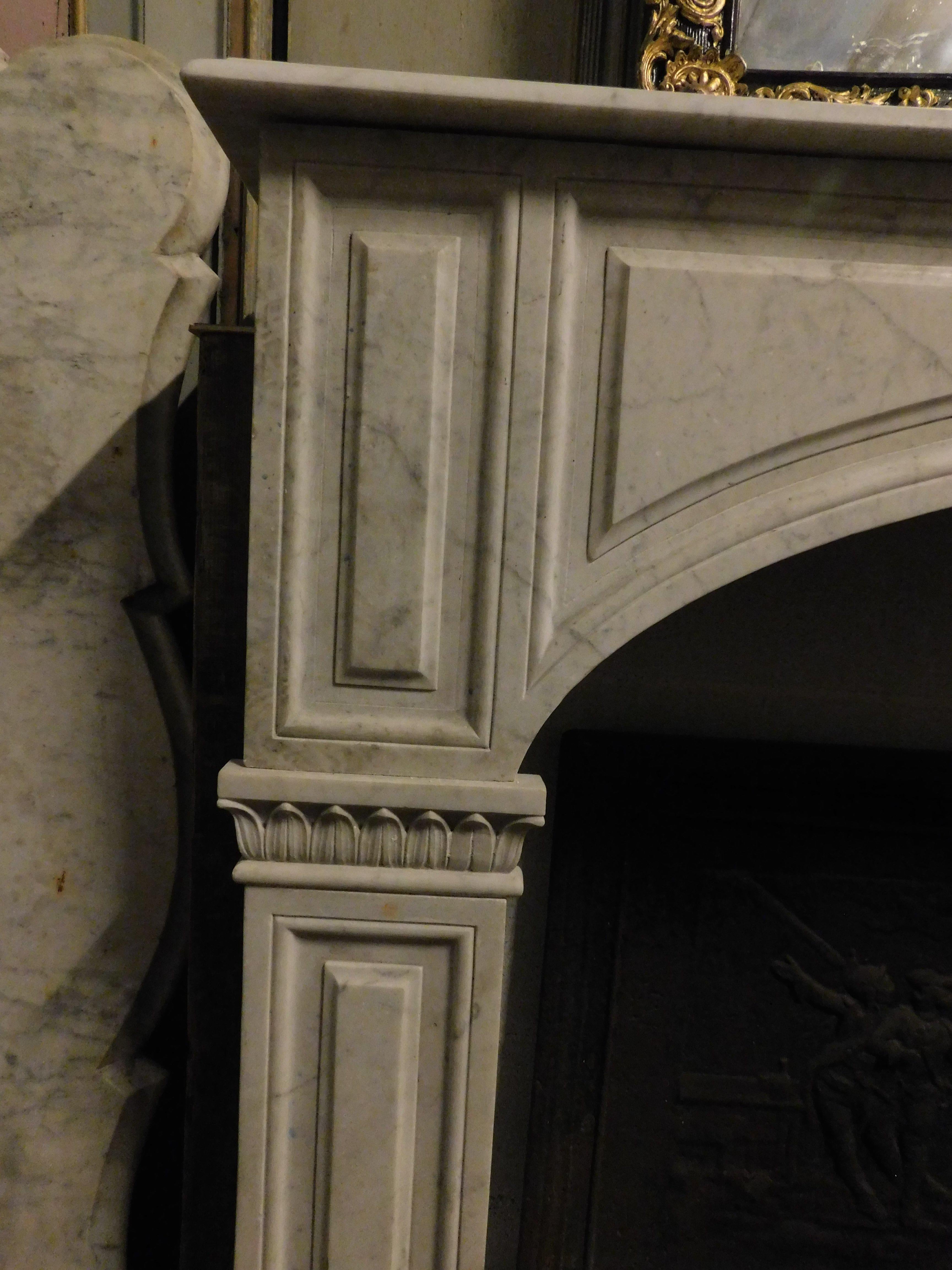 Ancient Fireplace in White Marble, Carved. Turin, 1800s For Sale 3