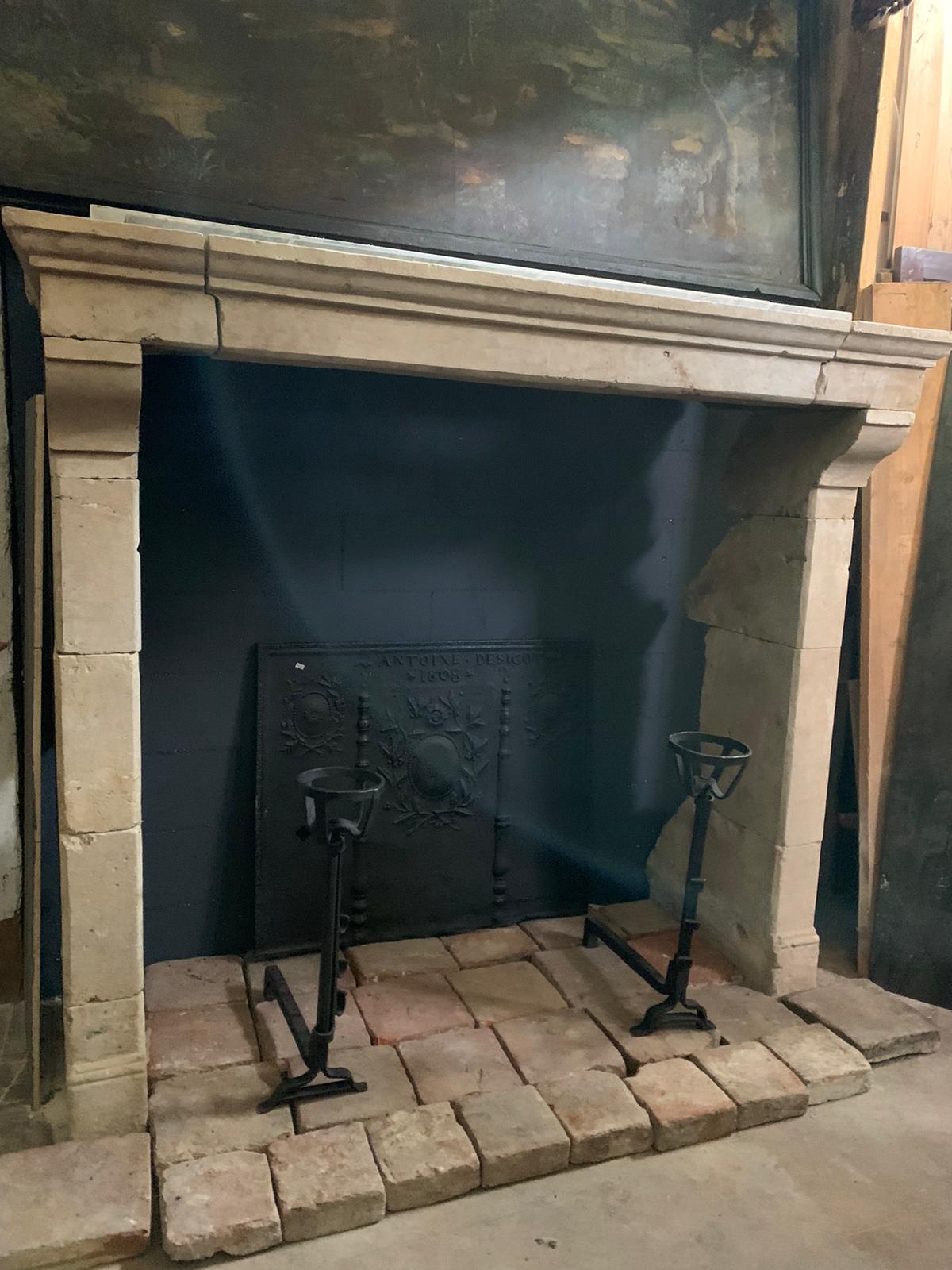Hand-Carved Ancient fireplace mantle in Trani stone, from Italy in the 19th century For Sale