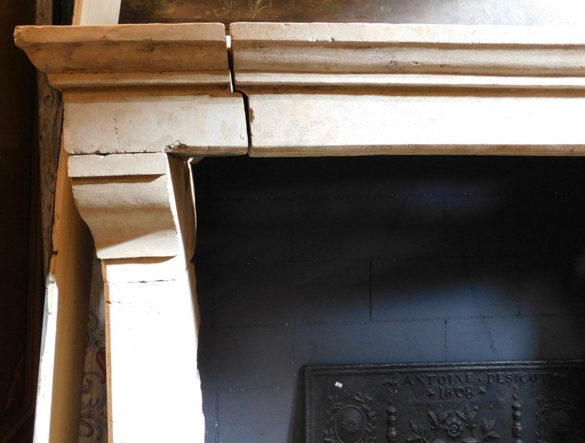 Stone Ancient fireplace mantle in Trani stone, from Italy in the 19th century For Sale