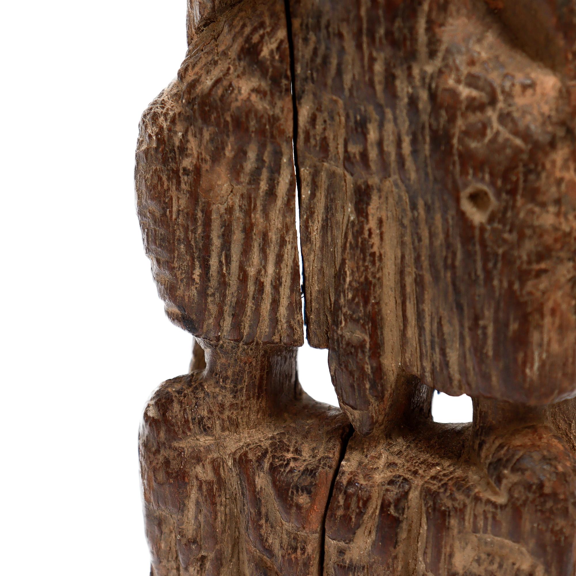 Ancien Bodhisattva en bois sculpté du Gandhara en vente 7