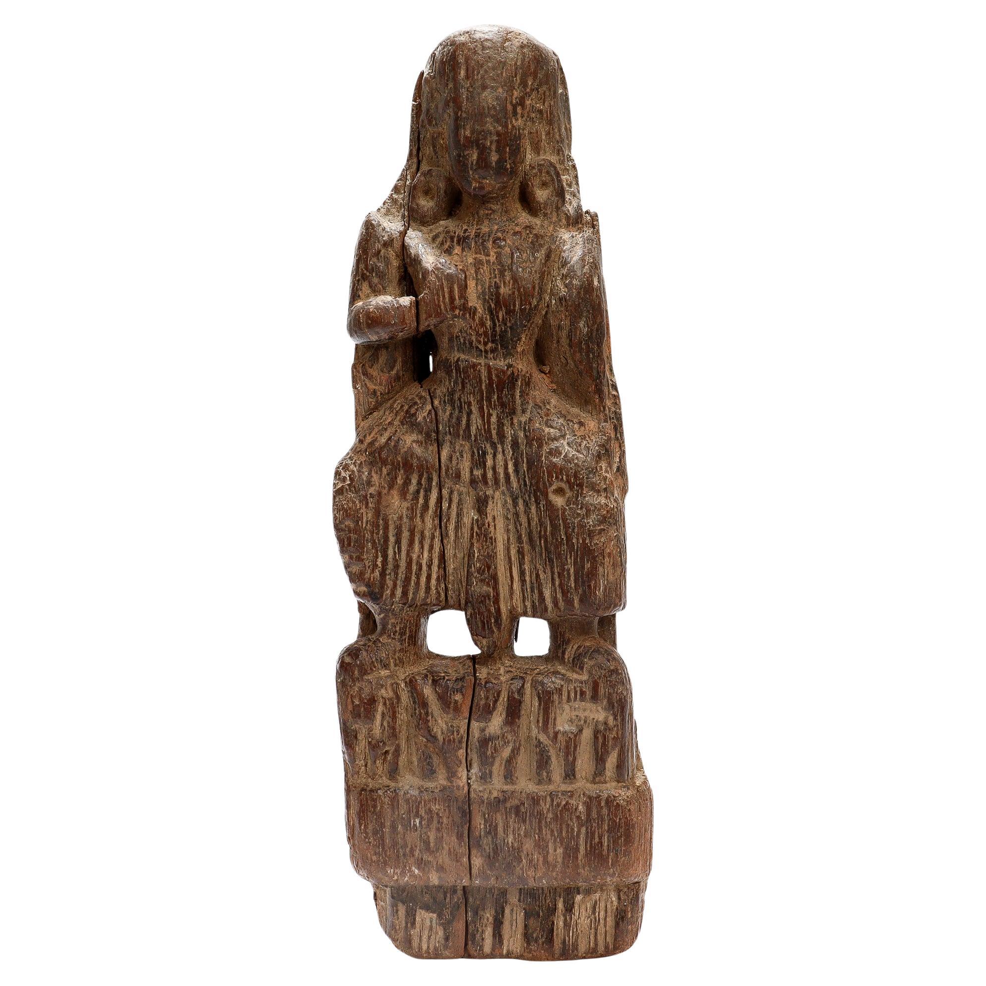 Ancien Bodhisattva en bois sculpté du Gandhara