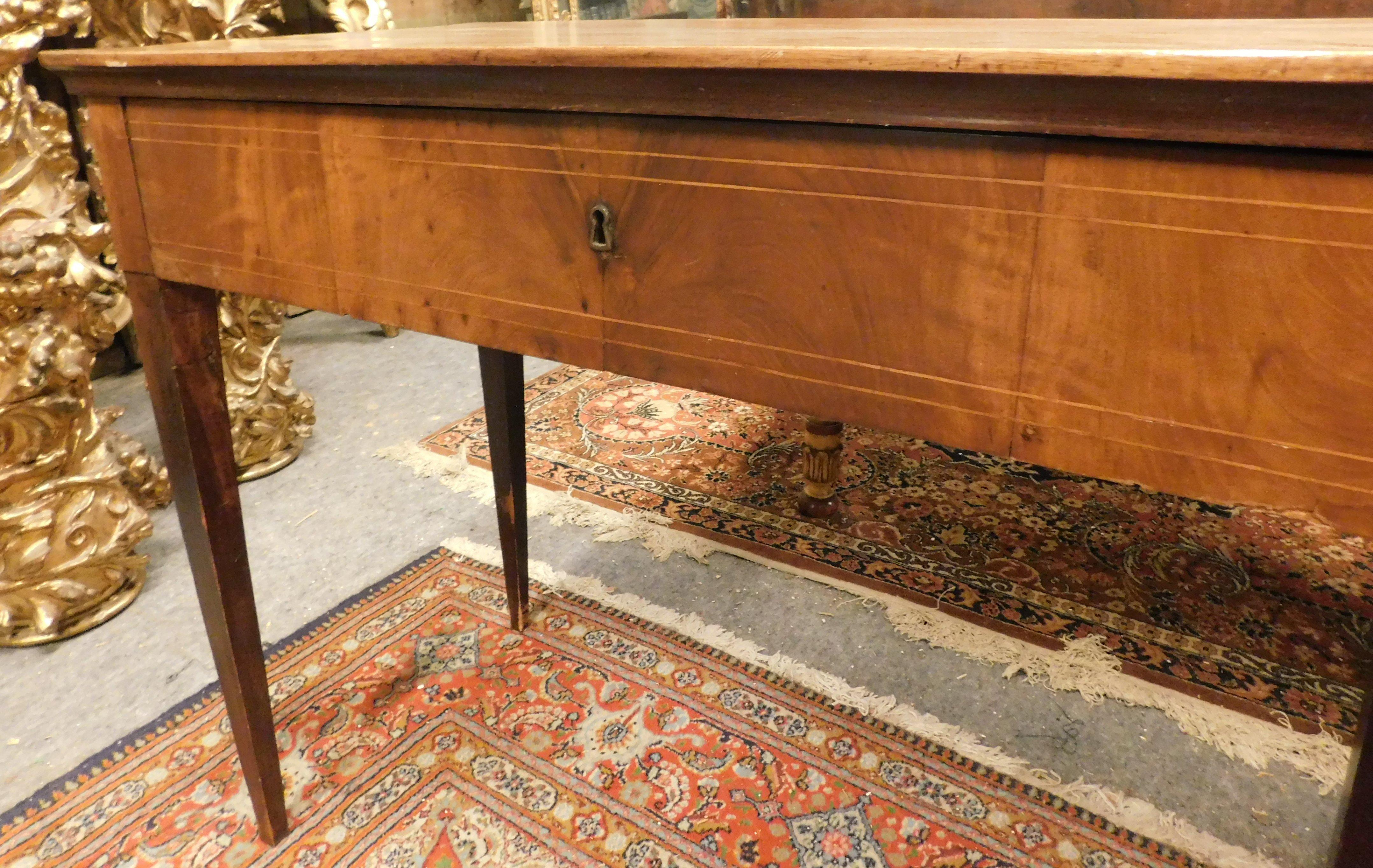 Ancient Genoese Writing Table in Walnut, from the 18th Century, Italy 6