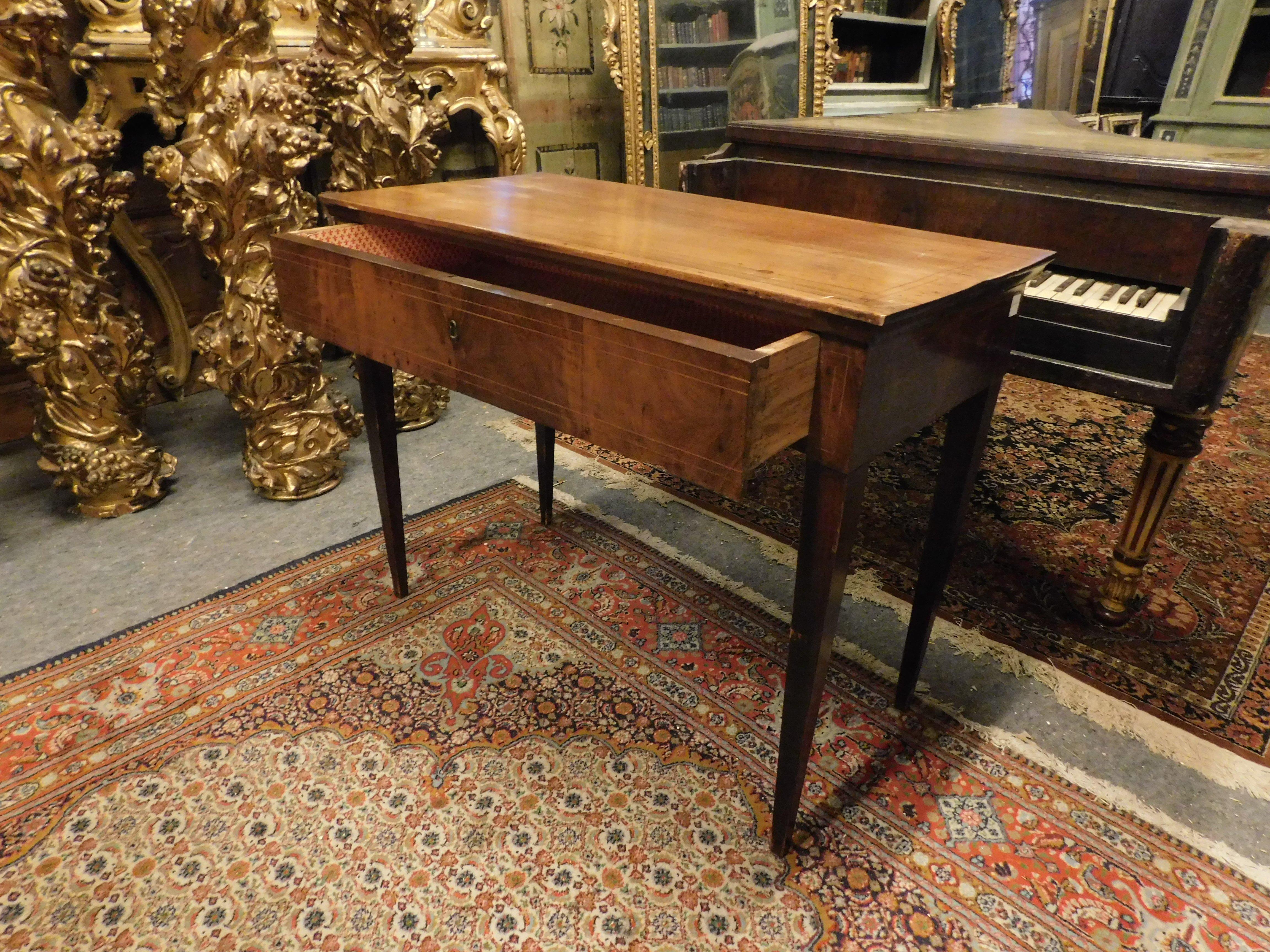 Ancient Genoese Writing Table in Walnut, from the 18th Century, Italy 7