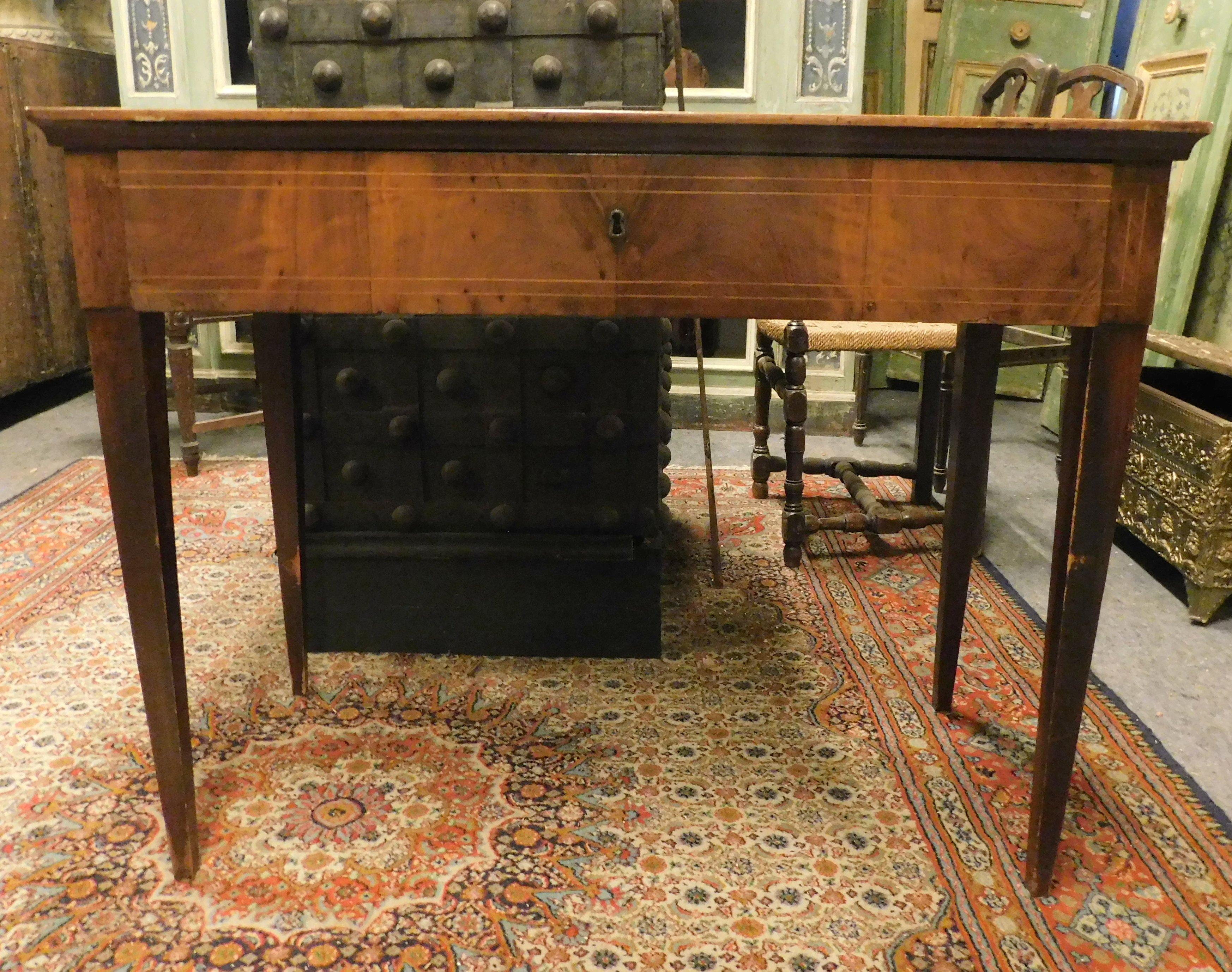 Italian Ancient Genoese Writing Table in Walnut, from the 18th Century, Italy