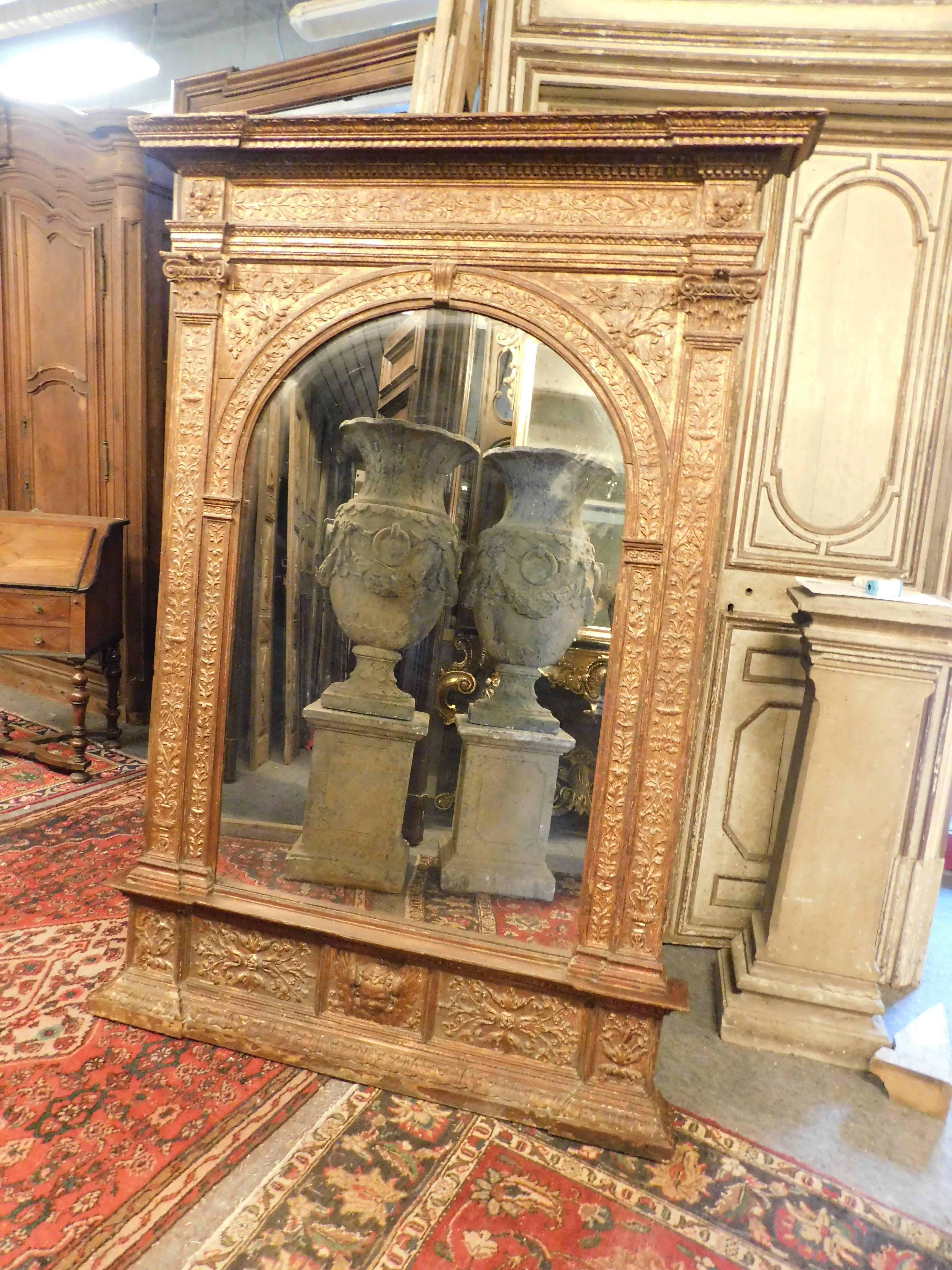 Ancient Gilded and Carved Floor Mirror, 19th Century, Italy For Sale 2