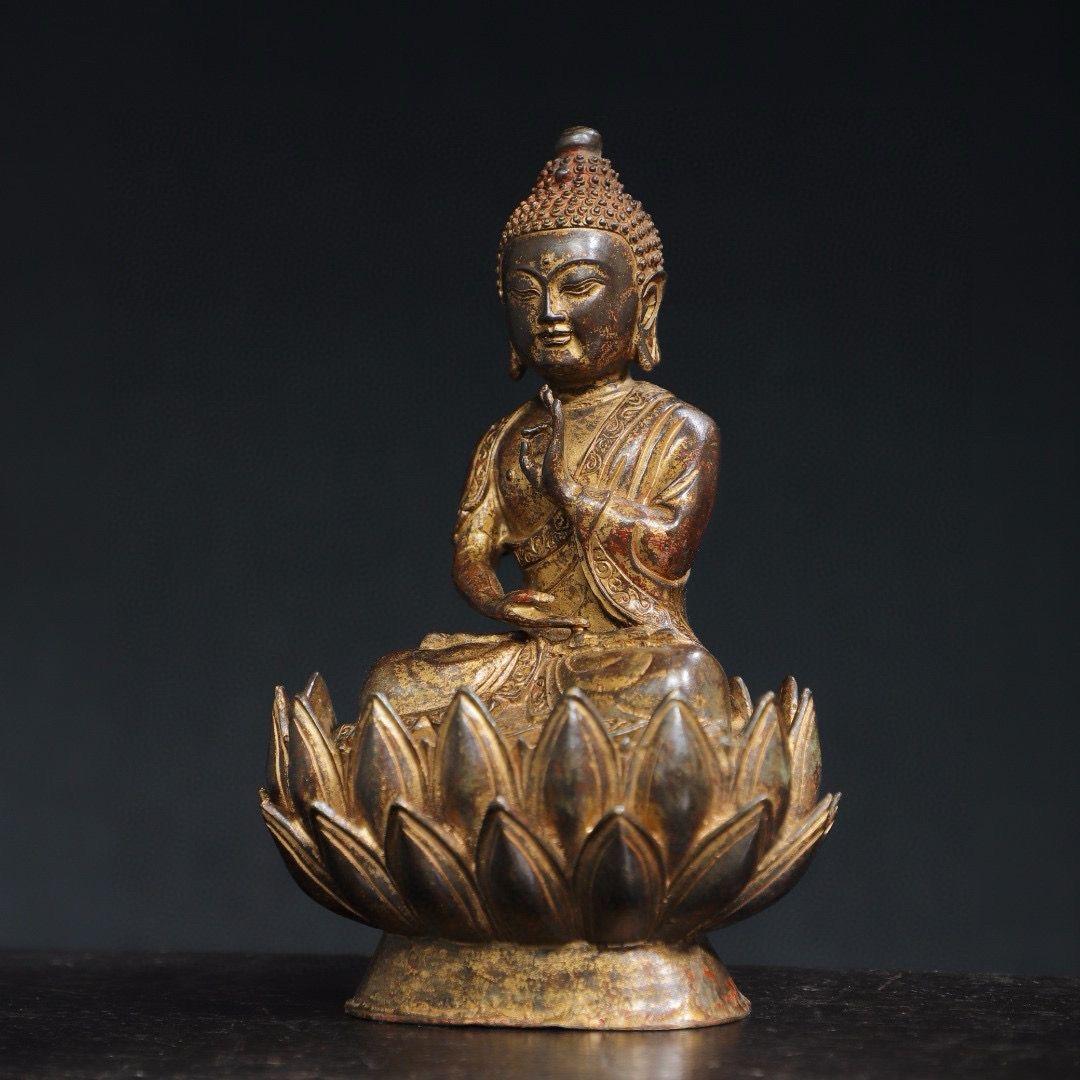 19th Century Ancient Gilt Bronze Sitting on Lotus Buddha Statue For Sale
